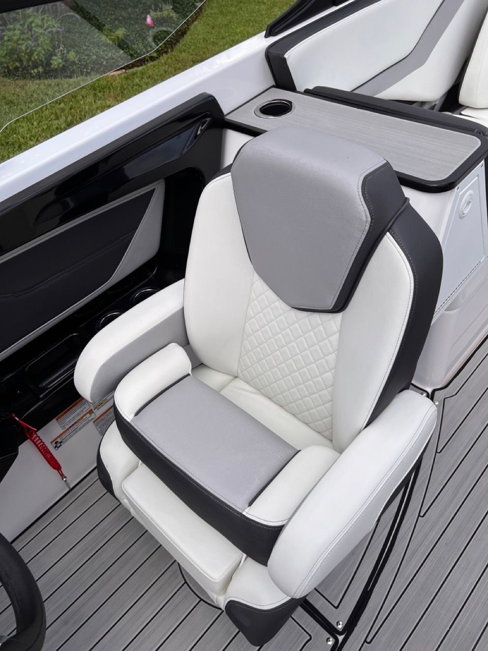 2023 Yamaha Boats 252S - 78