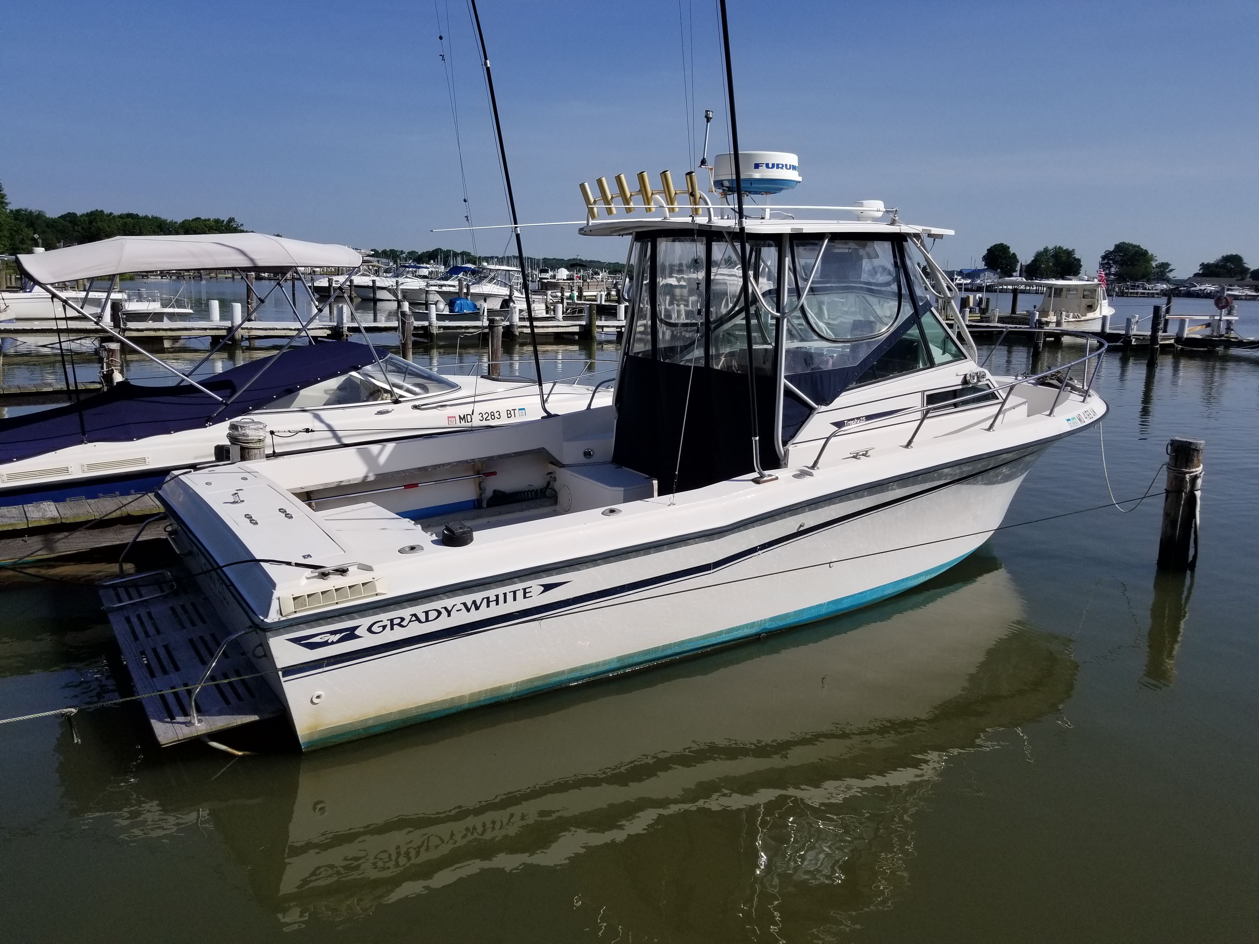 1984 Grady-White 258