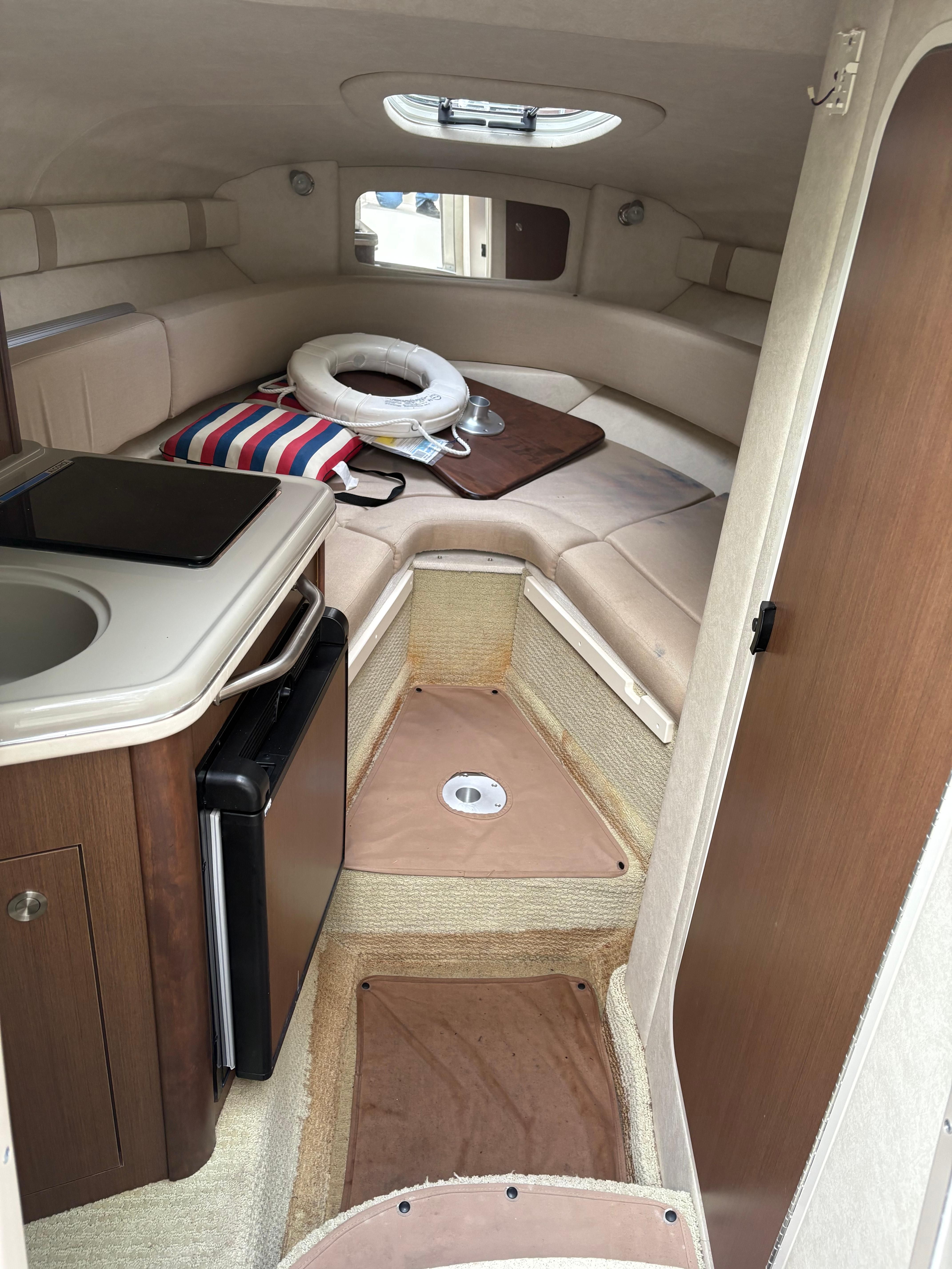 2013 Sea Ray 240 Sundancer - 9