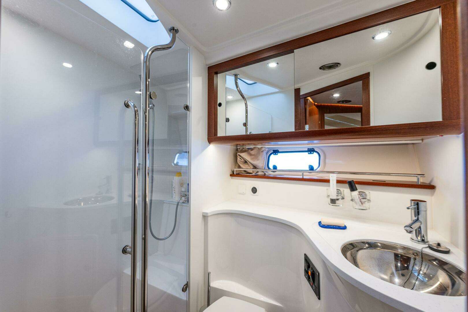 2023 Nimbus 405 Flybridge - Image 29