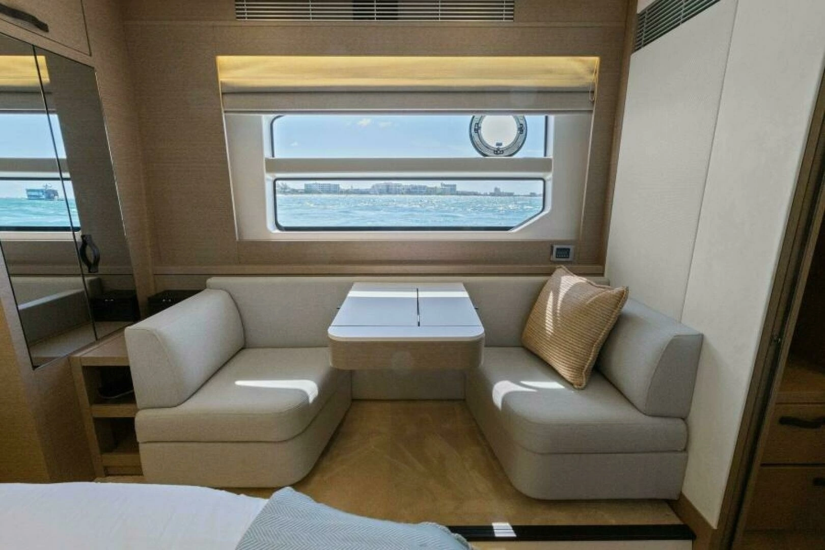2022 Prestige 590 Flybridge - Image 25