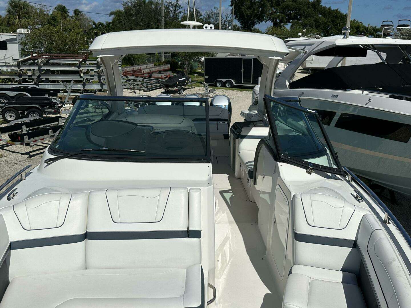 2021 Formula 350 Crossover Bowrider OB - Image 8
