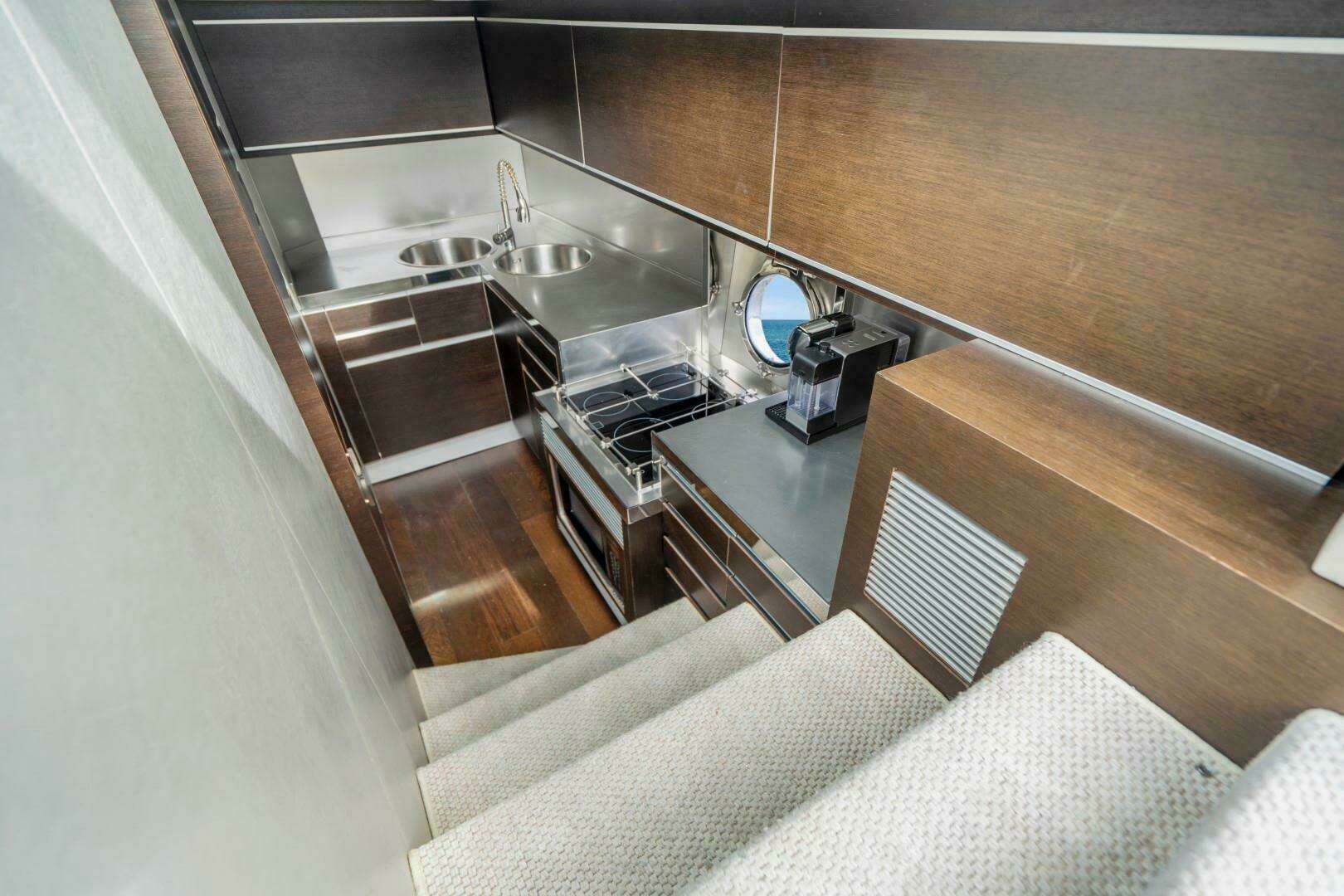 2007 Azimut 68S - Image 32