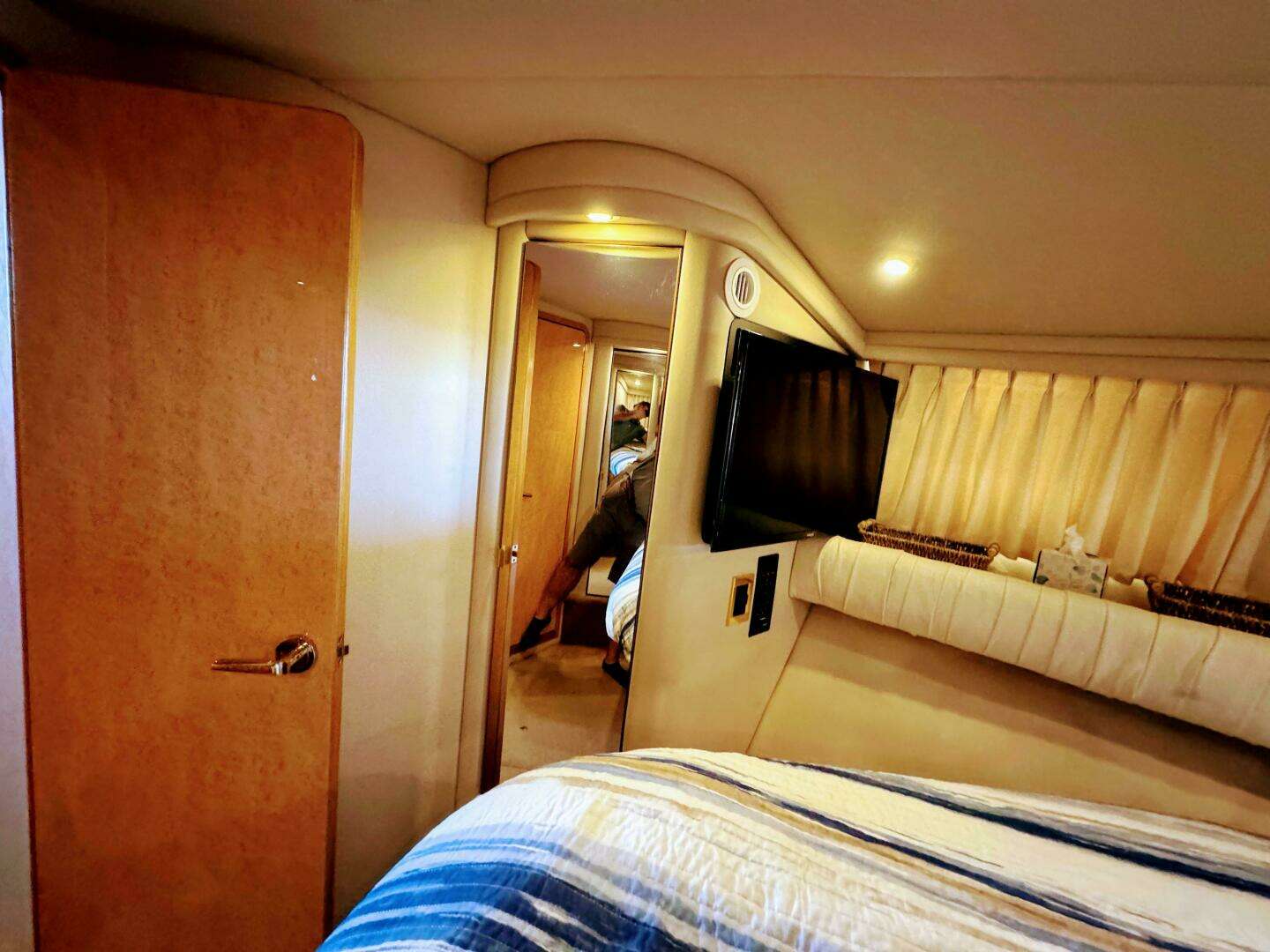 1998 Sea Ray 480 Sedan Bridge - Image 43