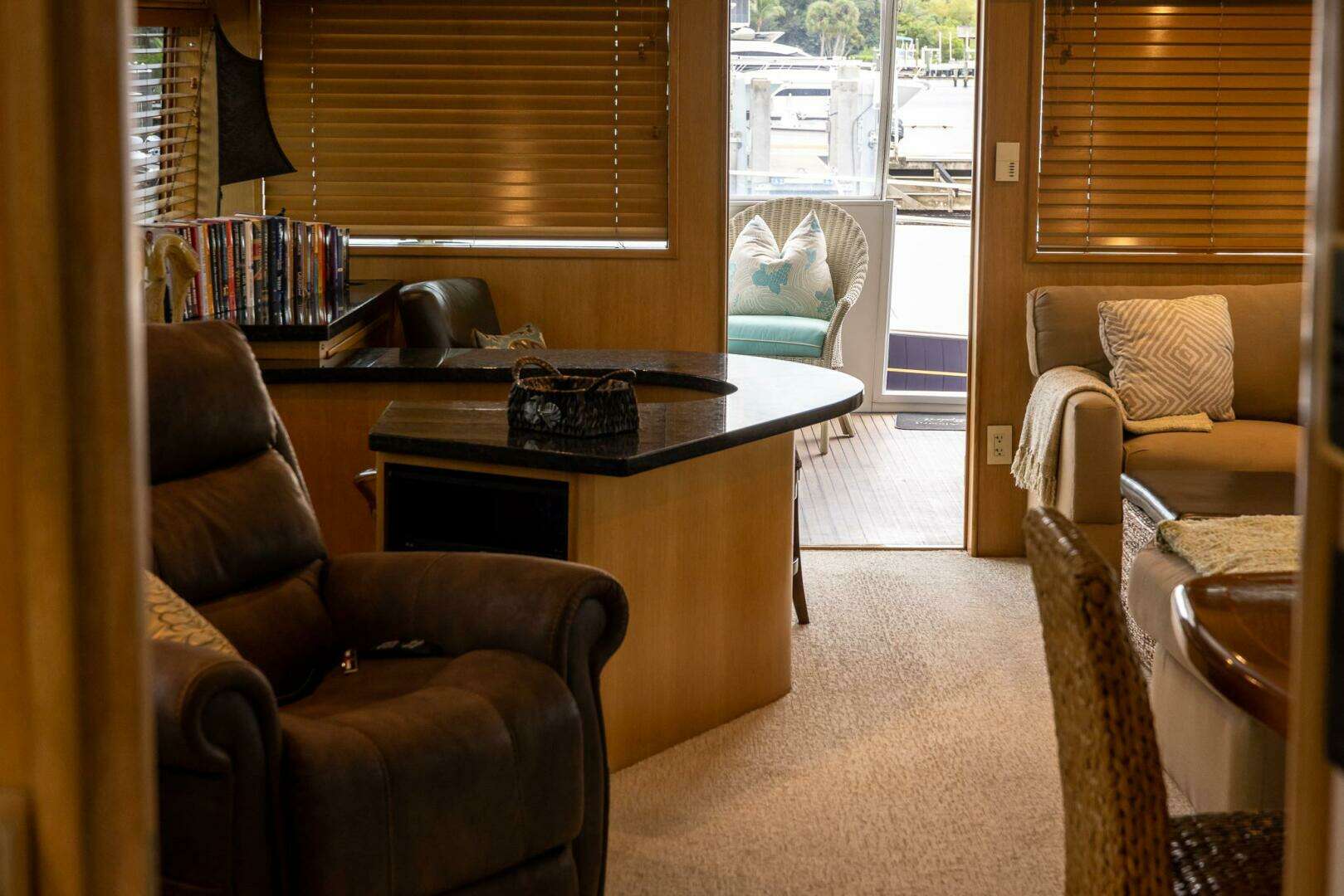 1989 Hatteras 80 Cockpit Motor Yacht - Image 12