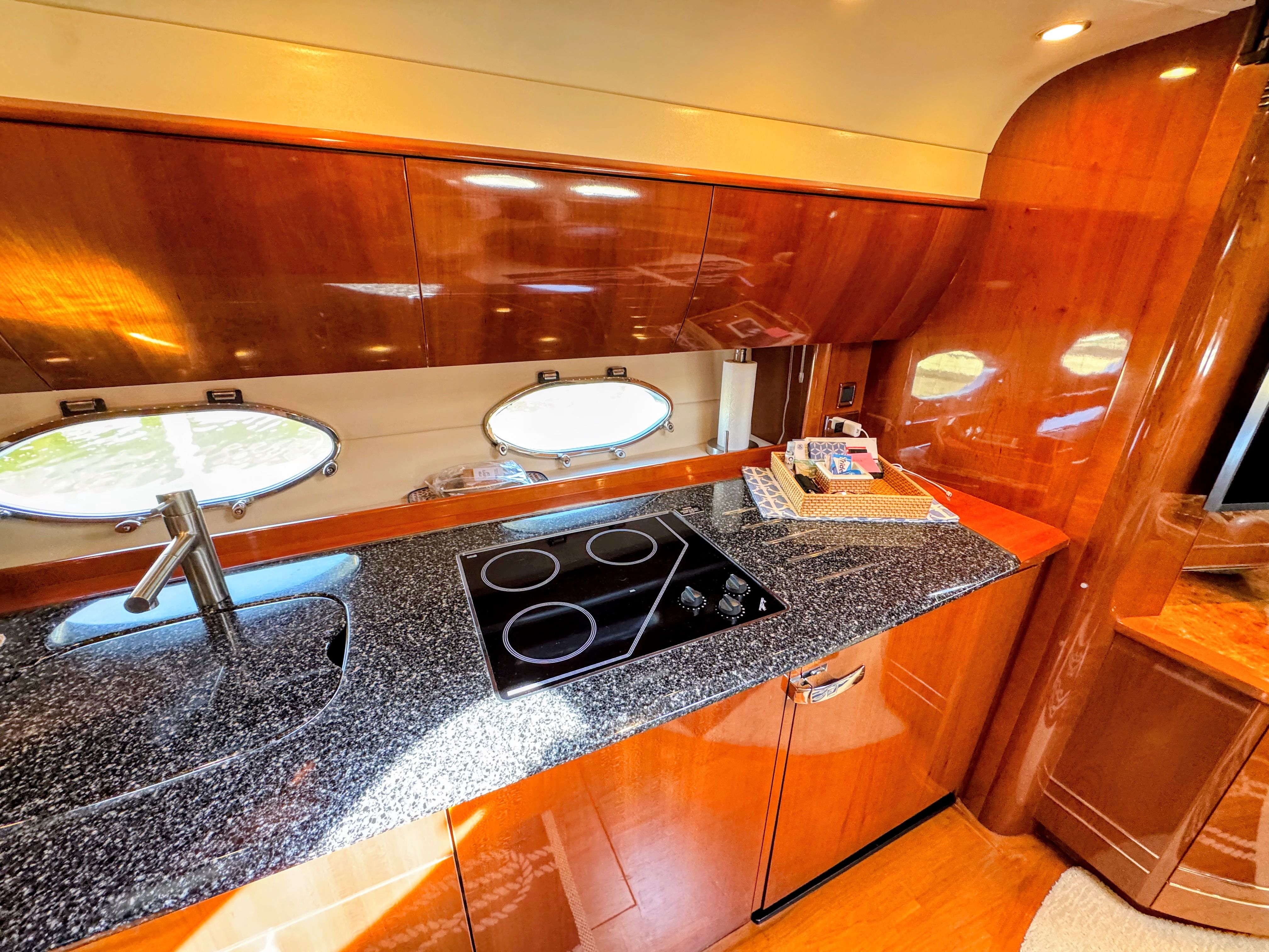2004 Viking Princess V58 - 36