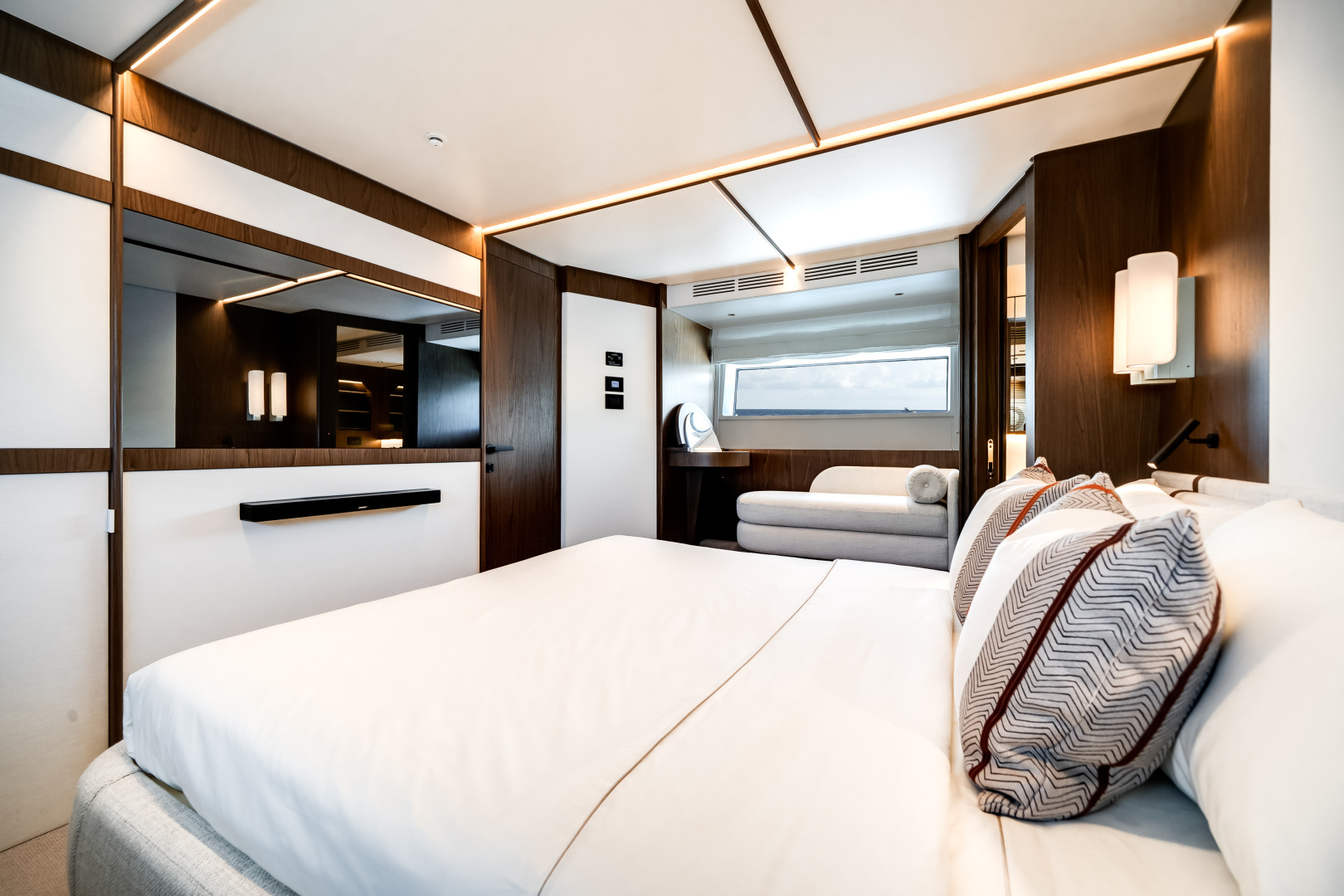 2026 Azimut Fly 72 - Image 23
