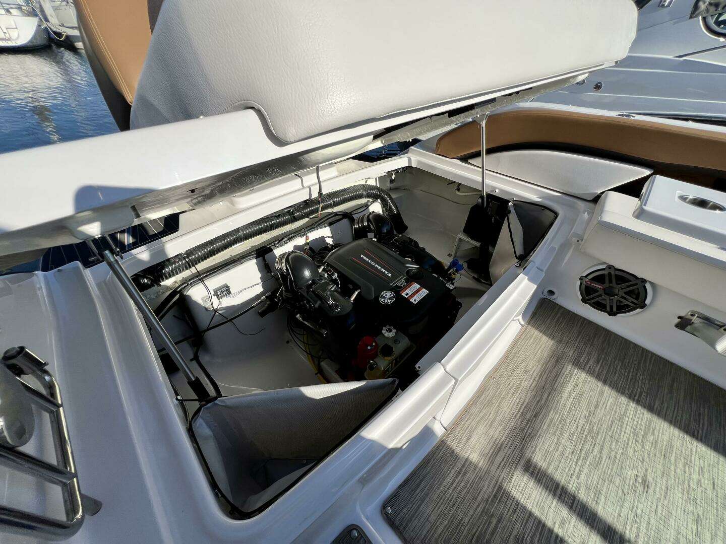 2019 Four Winns H290 - Image 41