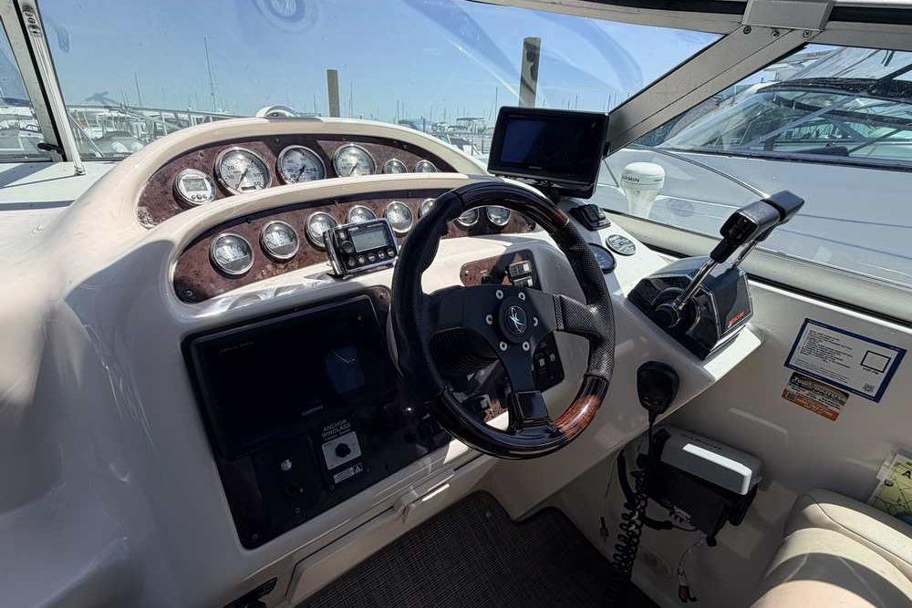 Helm of 2001 Monterey 282 Cruiser with steering wheel and instrument panel.
