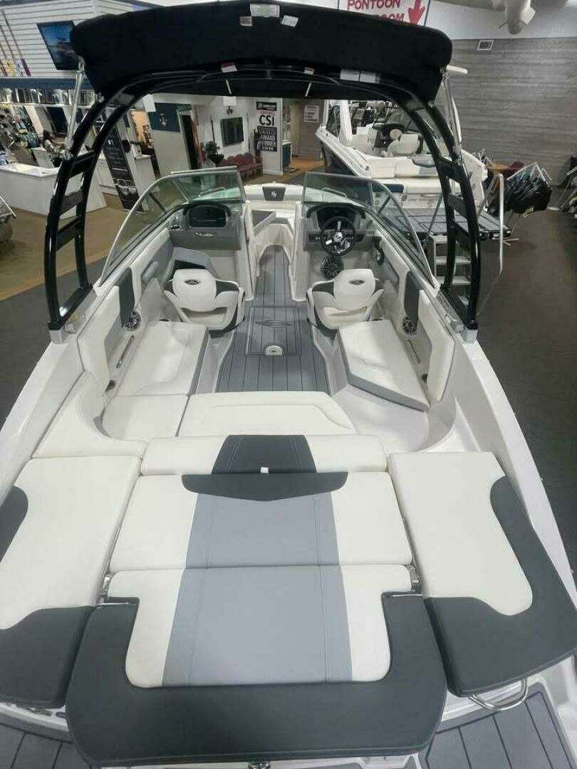 2022 Chaparral 23 SURF - Image 4