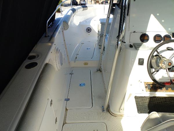 2002 Century 3200 Center Console - 19