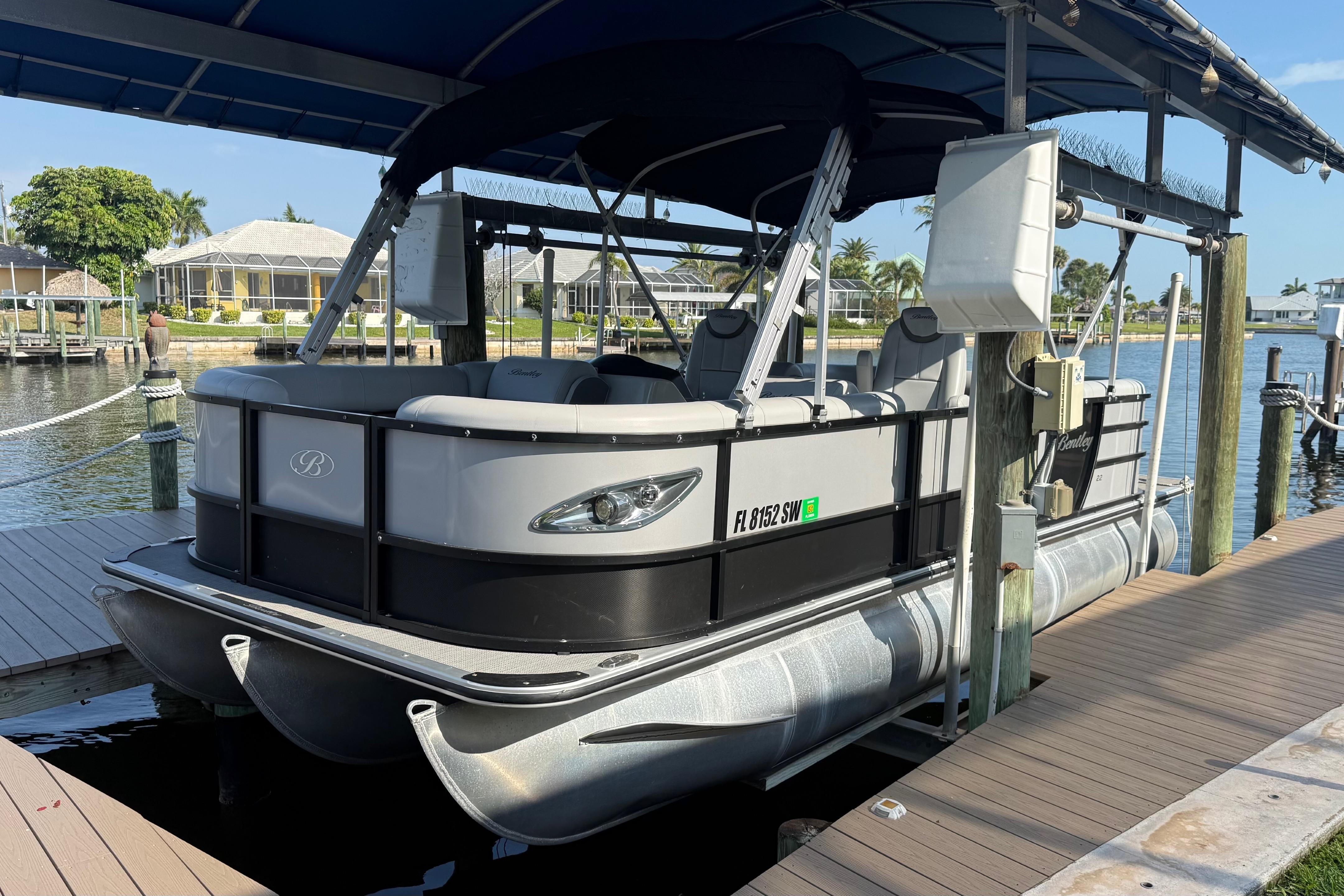 2021 Bentley Pontoons 220/223 Elite Admiral
