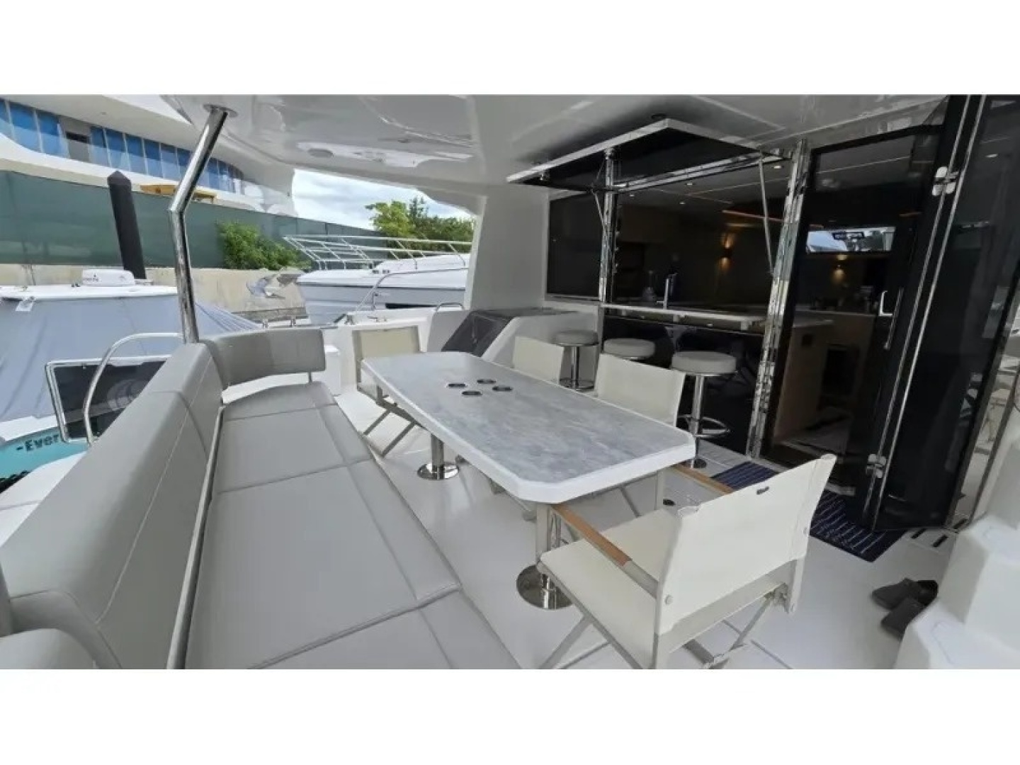 2025 Aquila 54 YACHT - Image 9