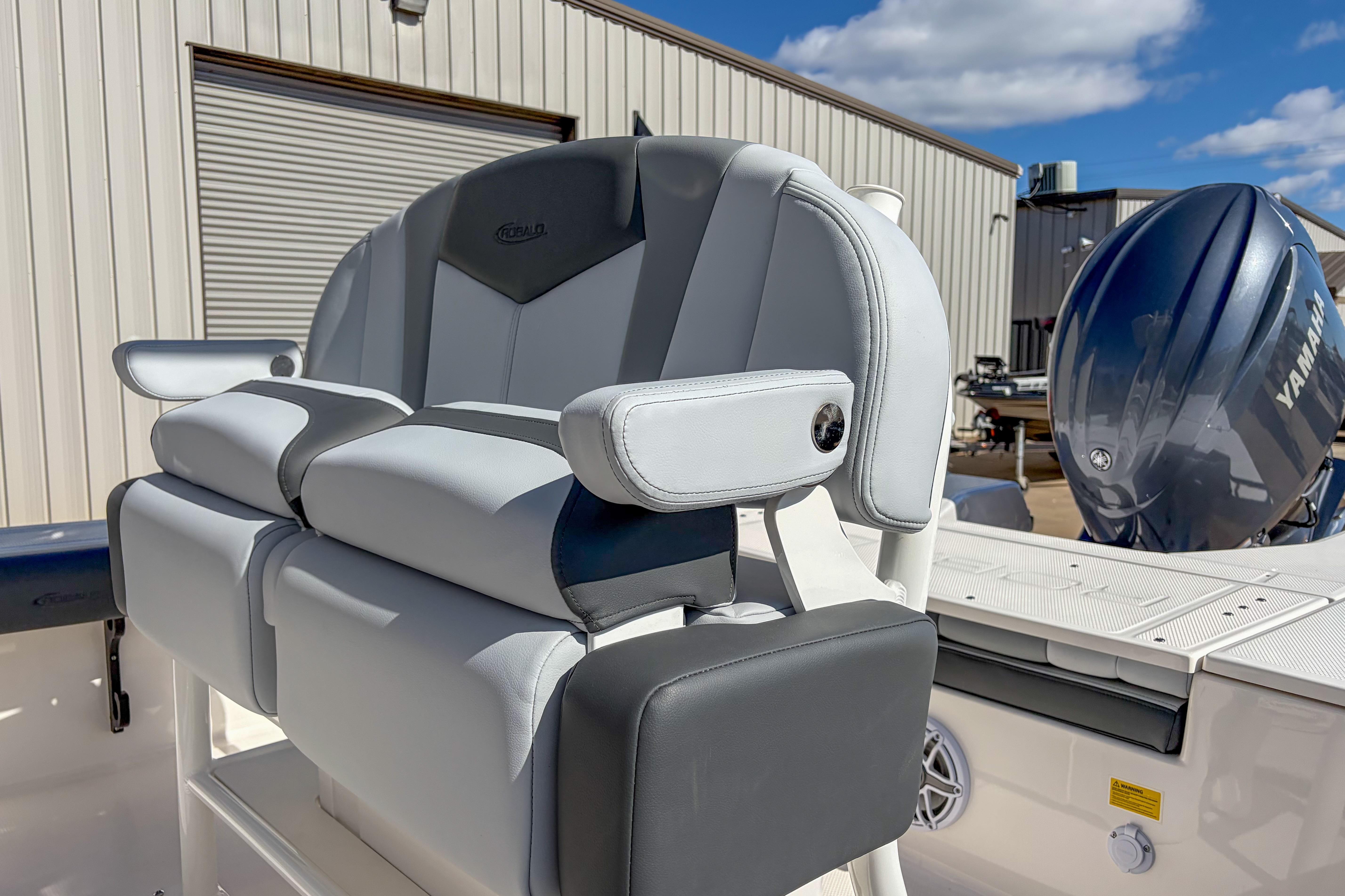 2025 Robalo 226 Cayman boat seat with Yamaha engine in background.