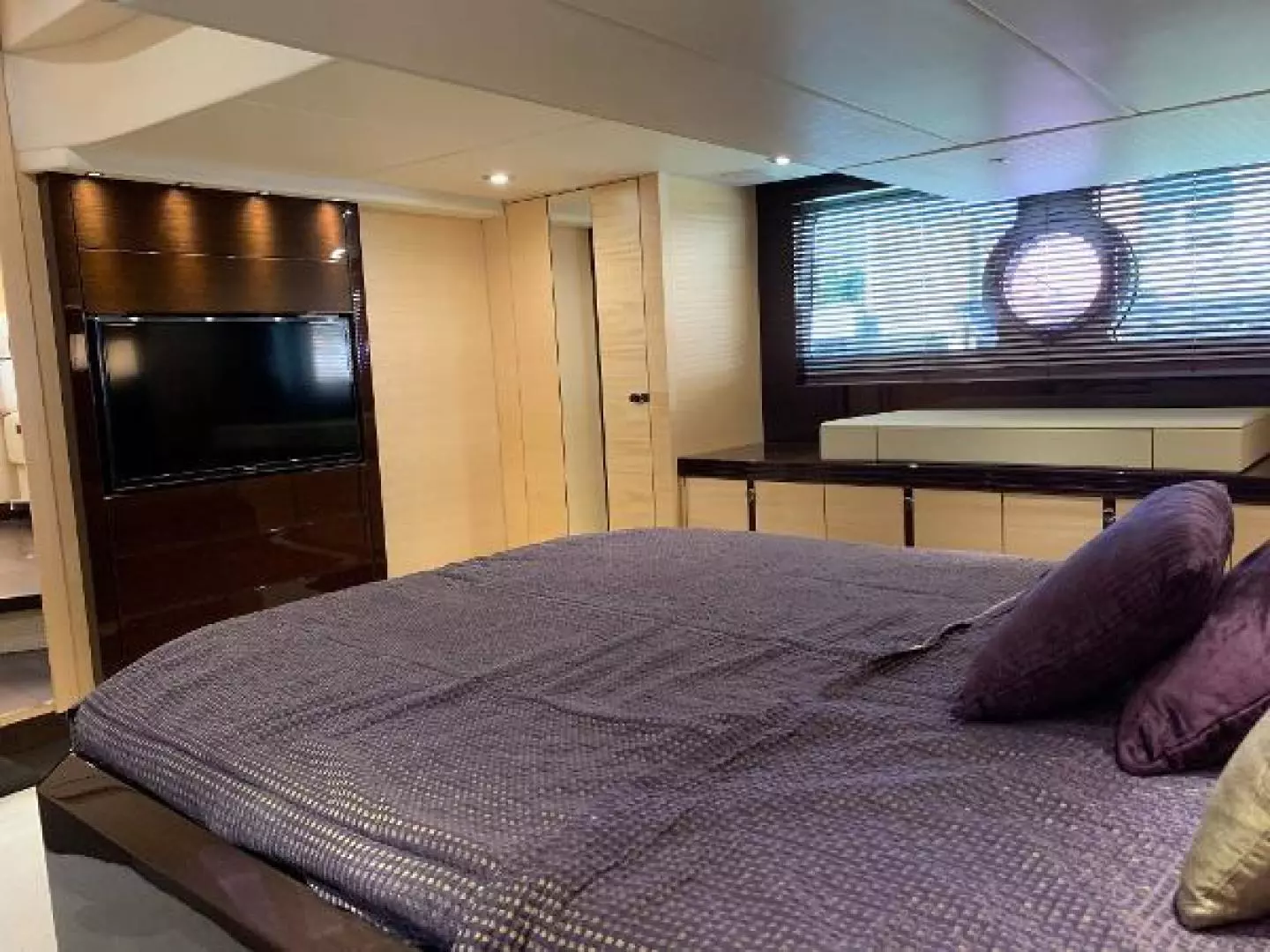 2014 Sunseeker San Remo - Image 3
