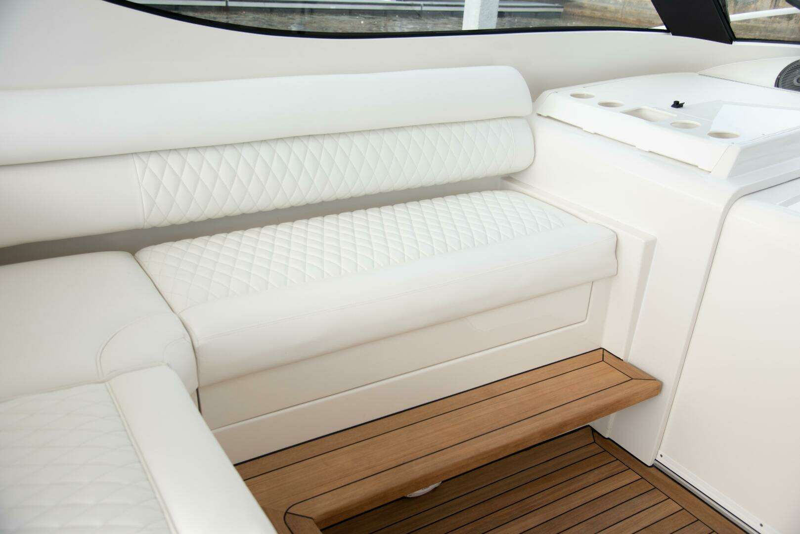 2026 Jupiter 41 Sport Bridge - Image 26