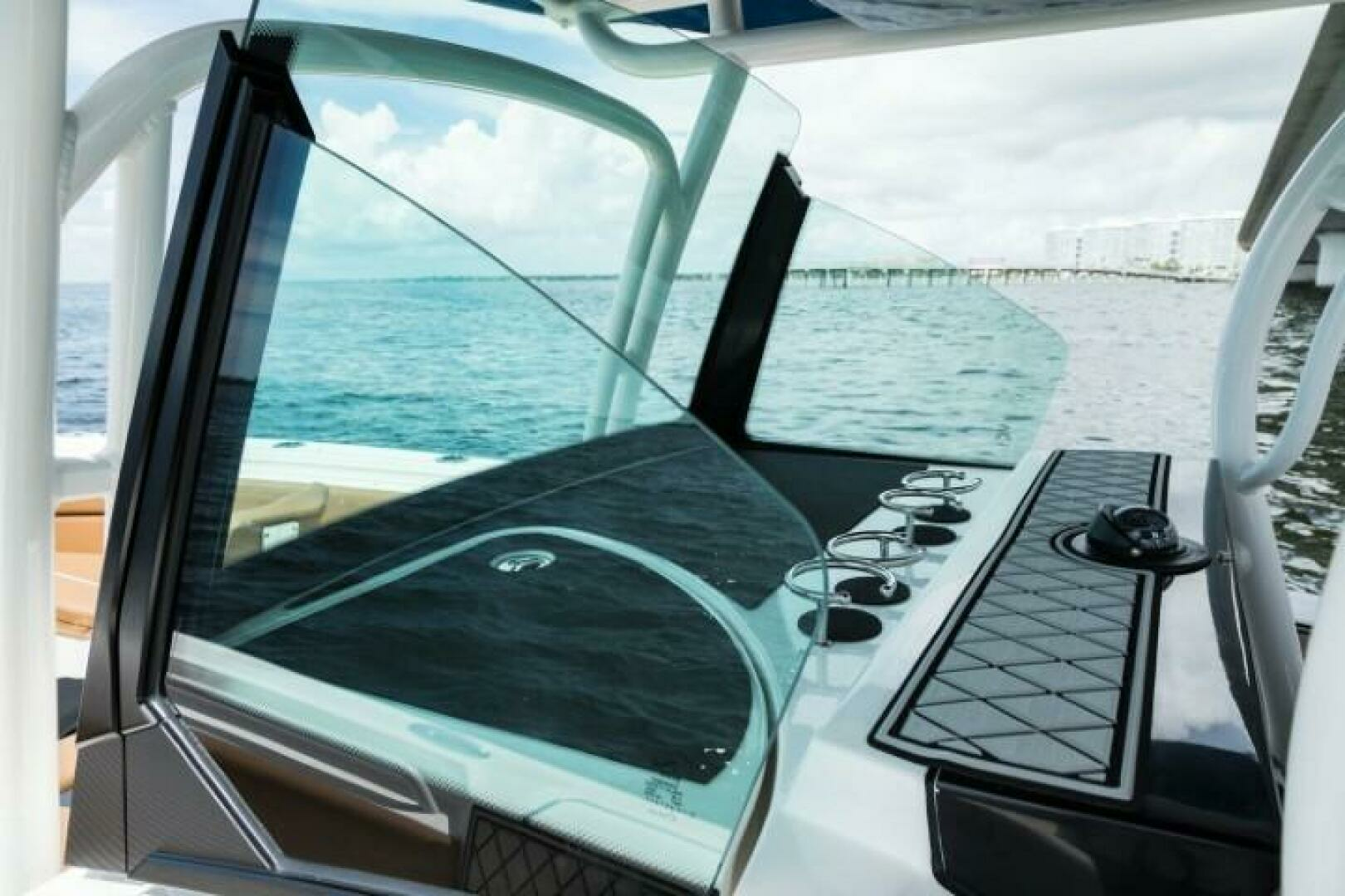2025 Wellcraft 302 Fisherman - Image 14