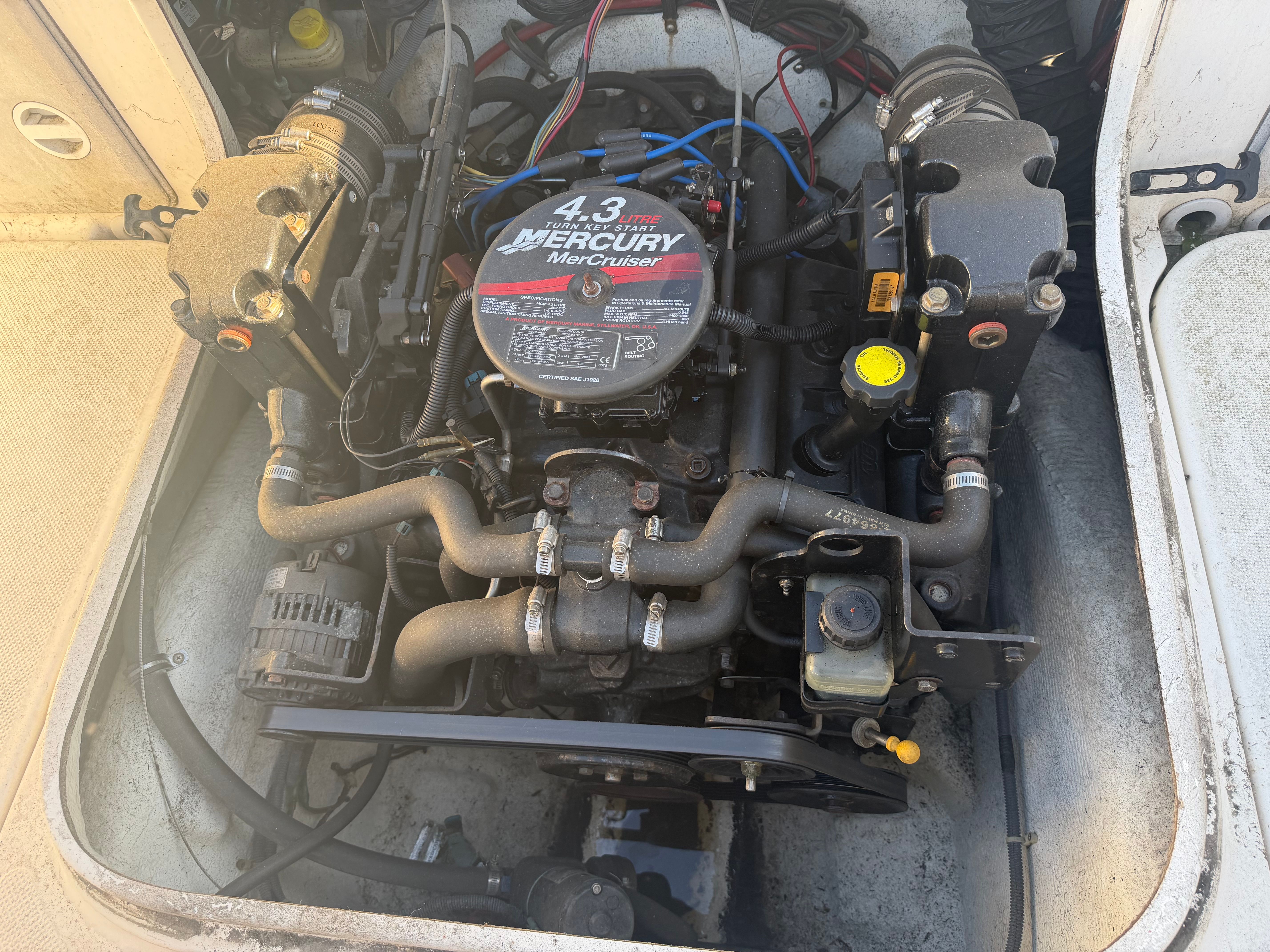 2006 Bayliner 2052 Trophy Walkaround