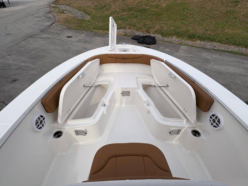 2025 Robalo R202 Explorer - 73