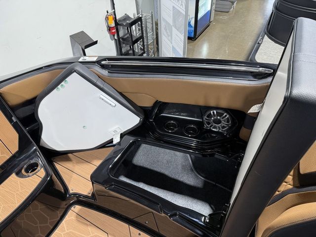 2026 Yamaha Boats 255XD - 31