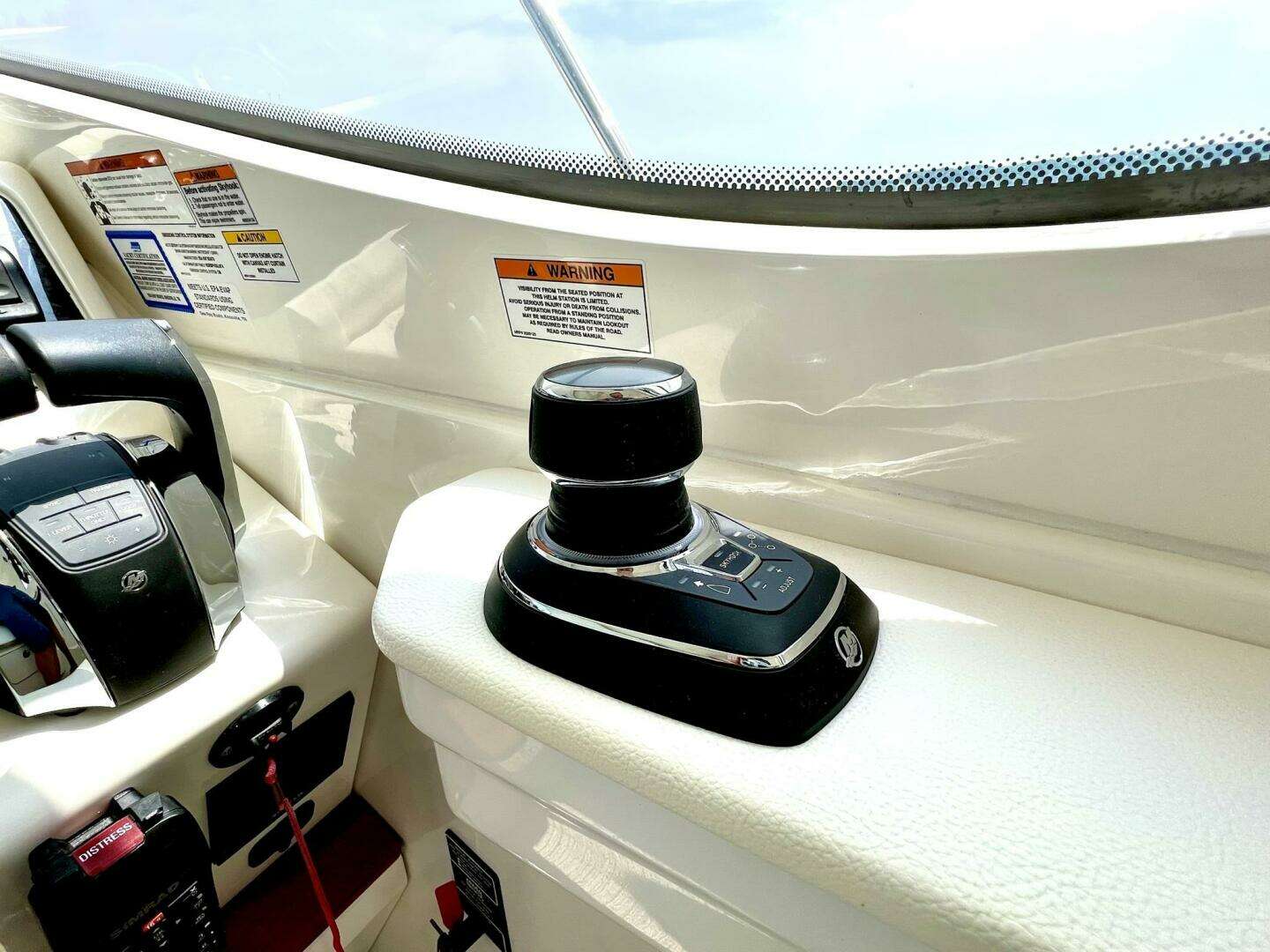 2019 Sea Ray Sundancer 350 Coupe - Image 16