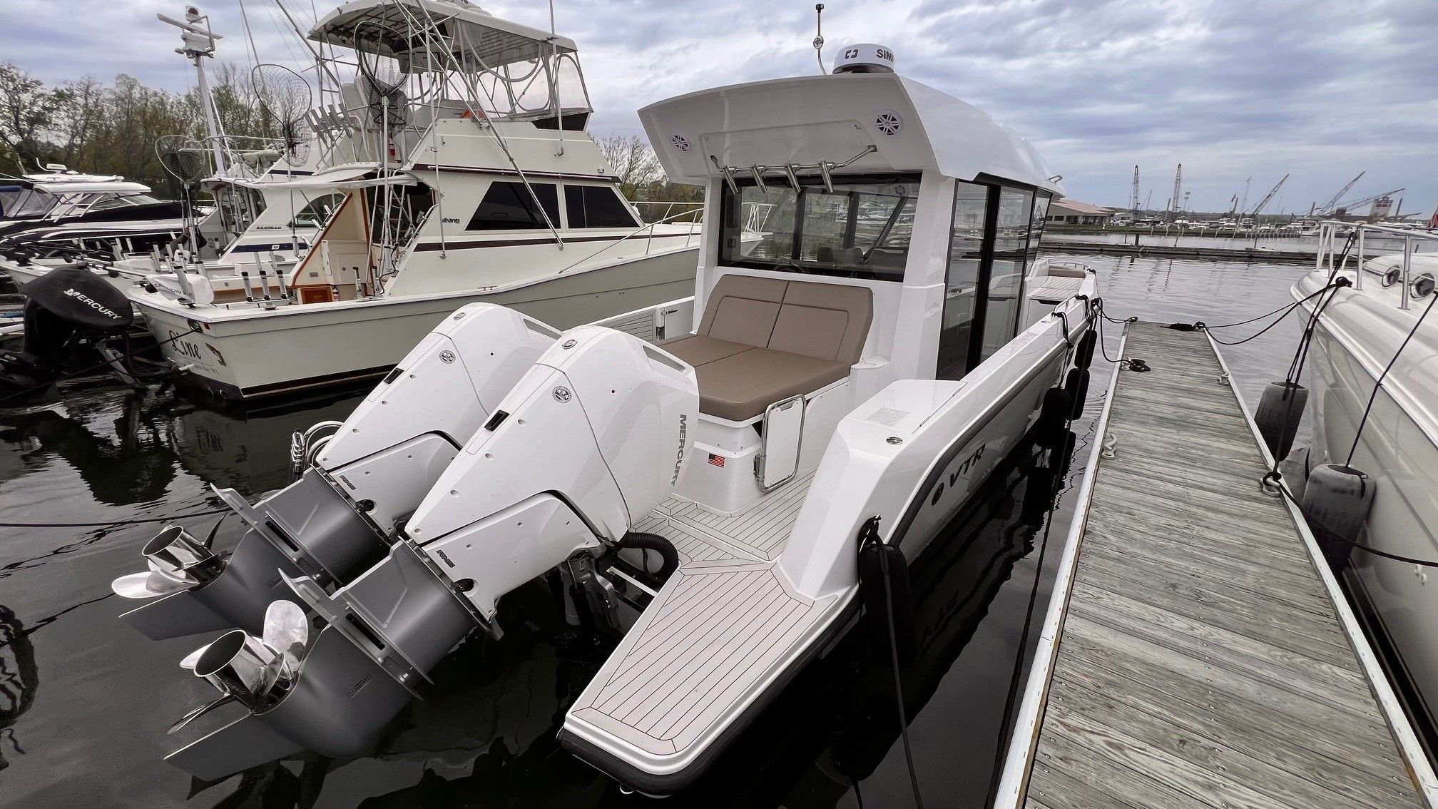 2026 Cruisers Yachts 38 VTR EC - 6
