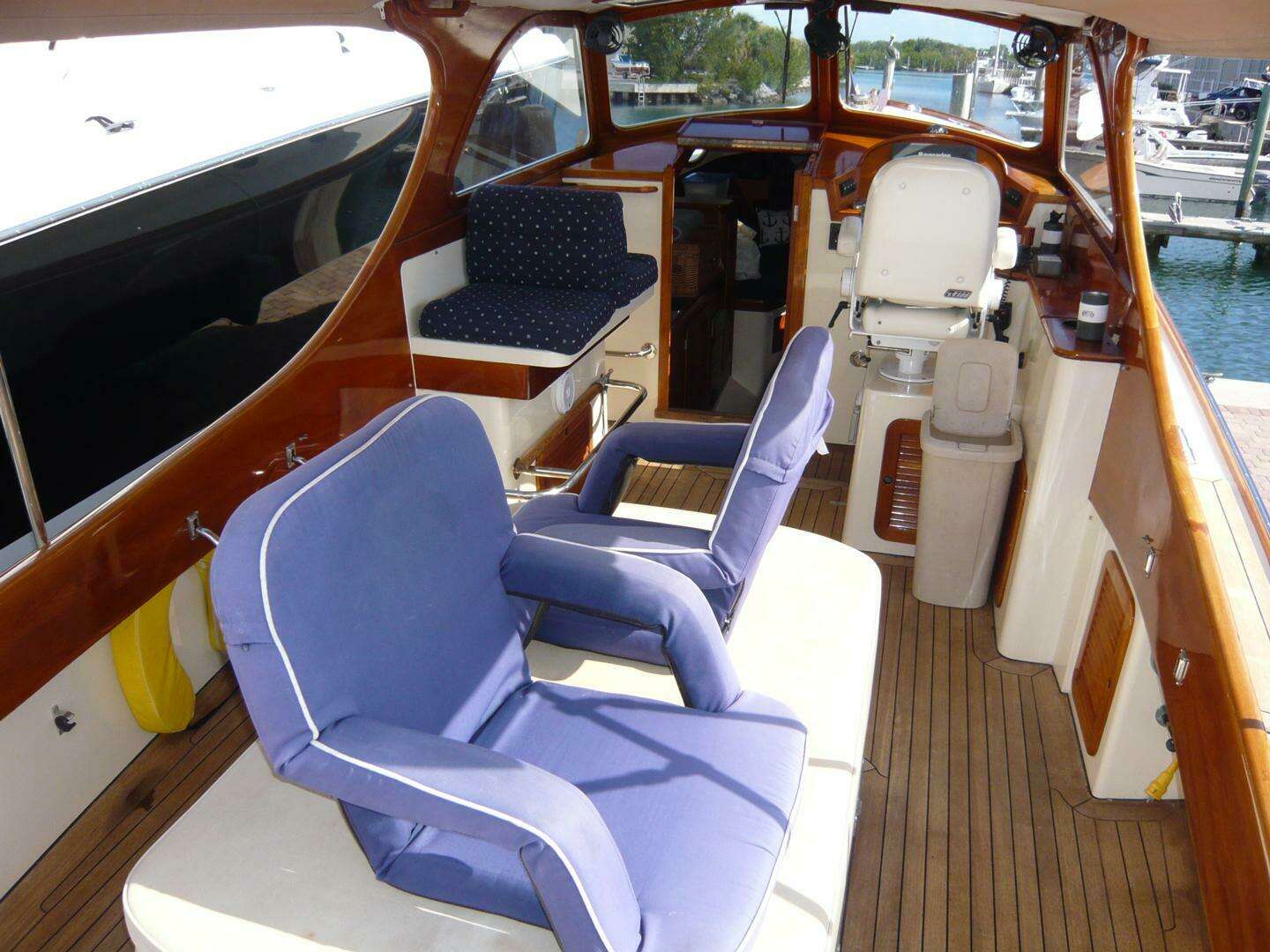 1998 Hinckley 36 Classic - Image 9