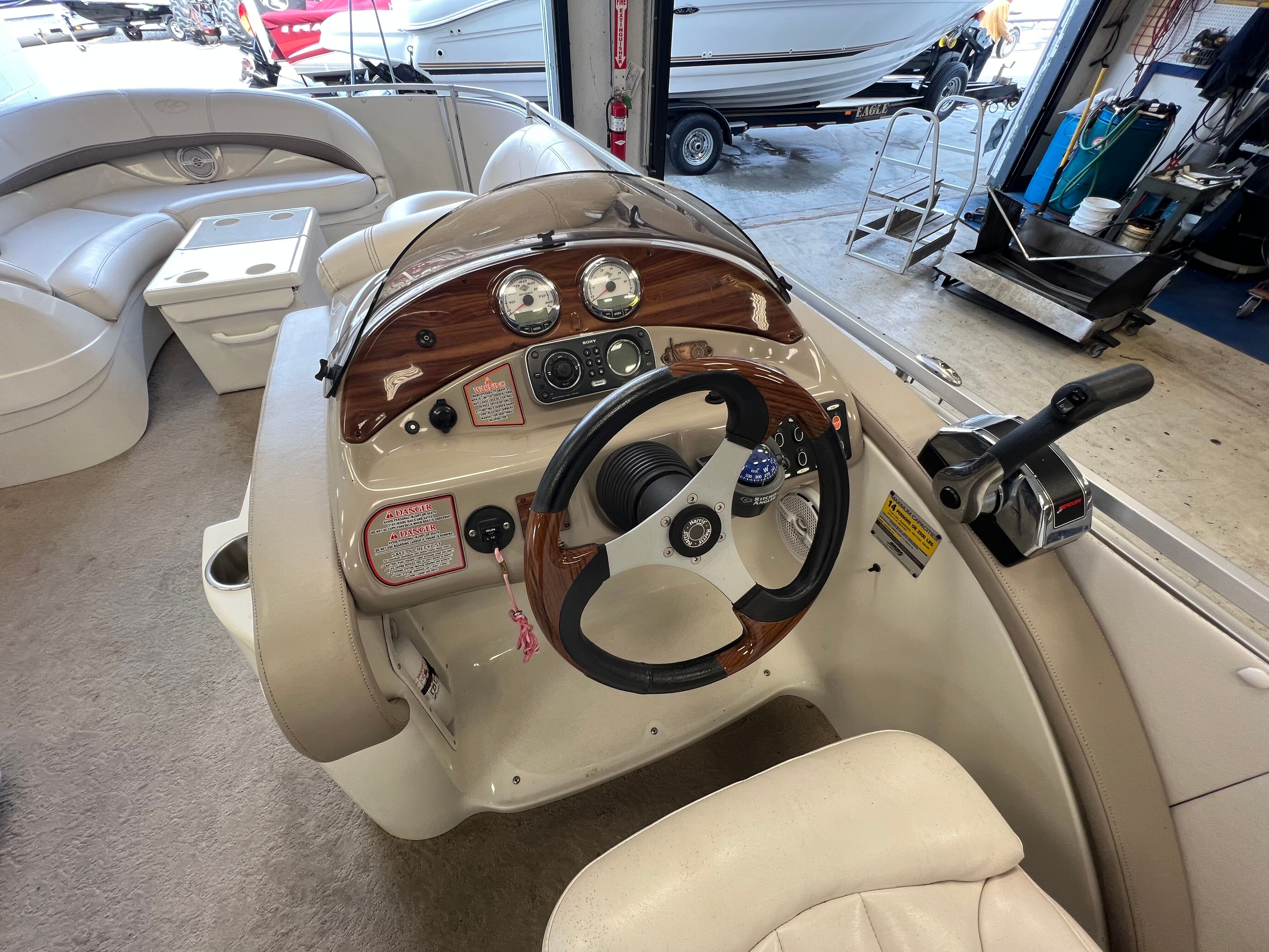 2007 HARRIS 230 ROYAL HERITAGE - Image 11