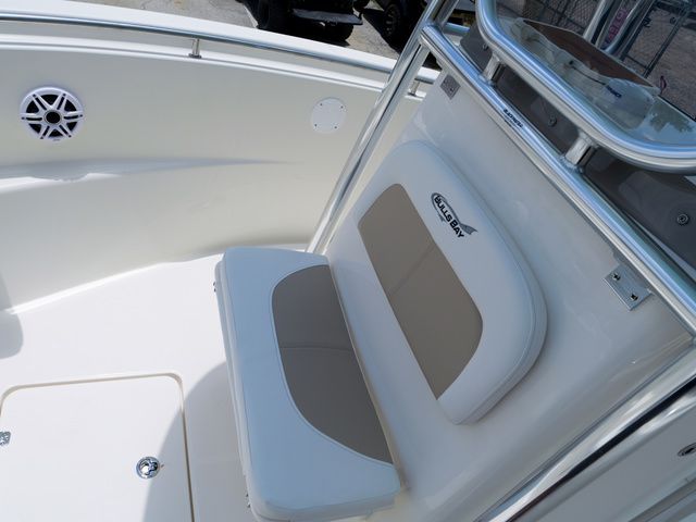 2027 Bulls Bay 230 Center Console - 24