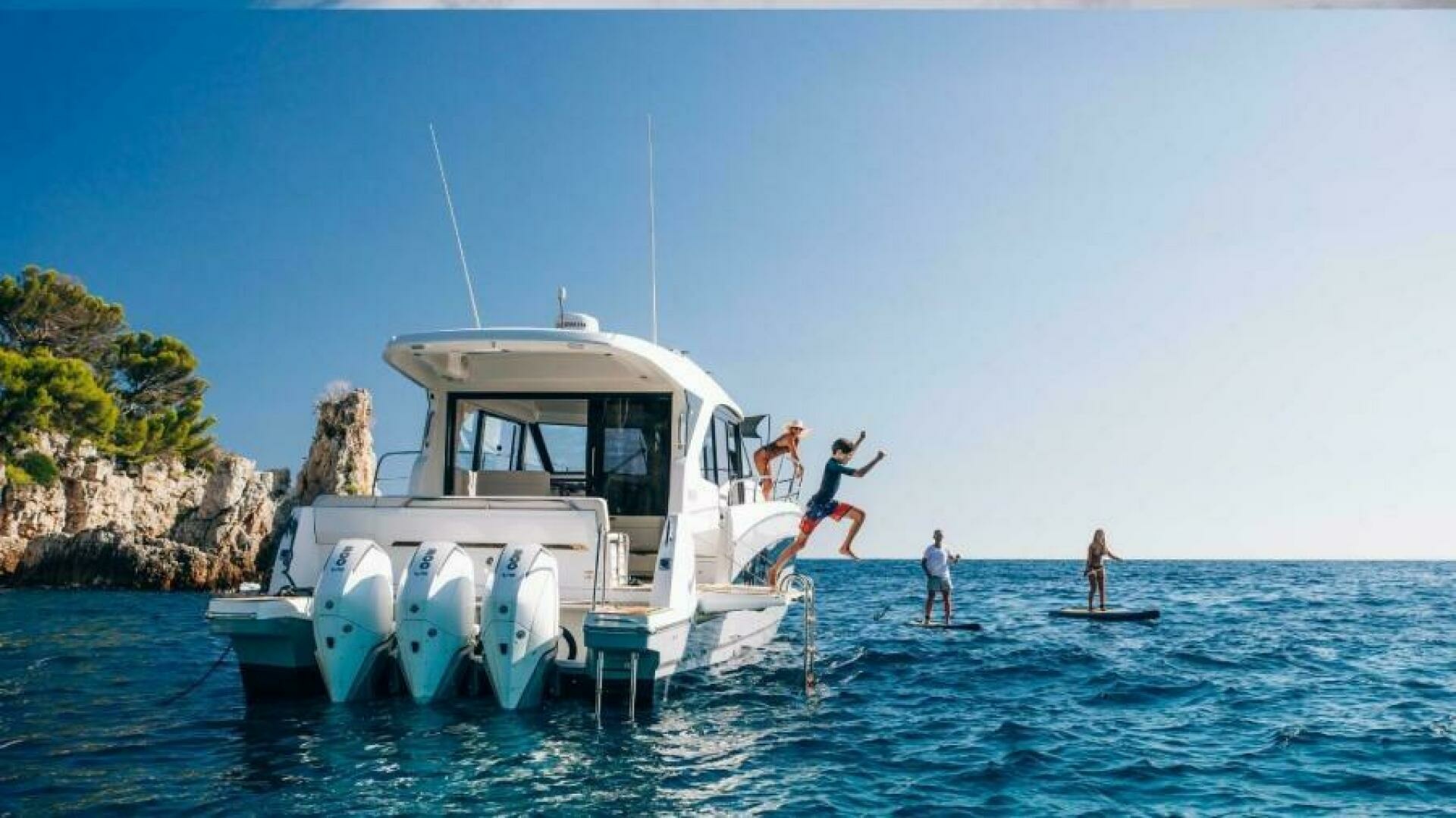 2026 Beneteau Antares 12 Coupe - Image 3