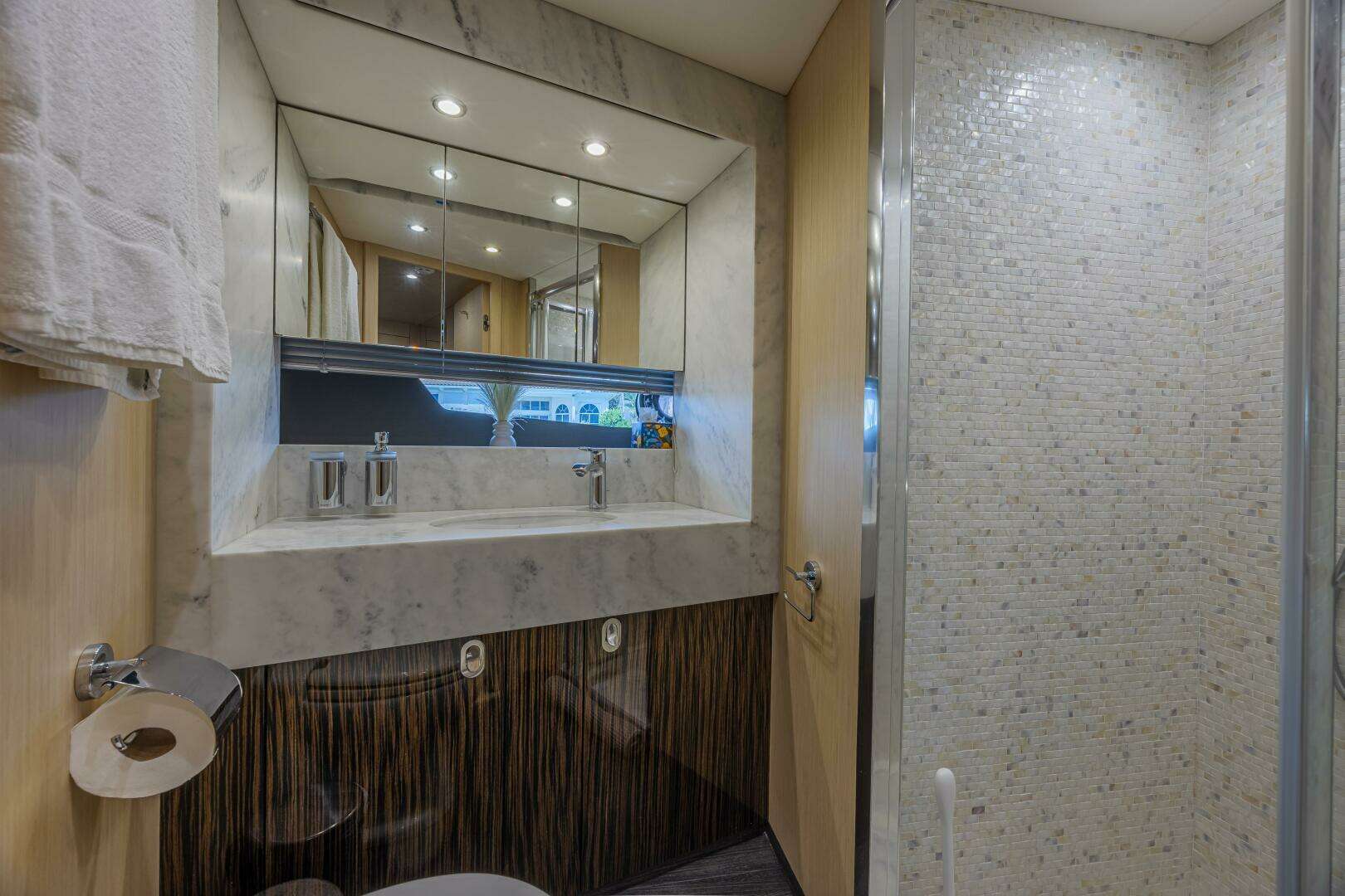 2017 Sunseeker 75 Yacht - Image 47