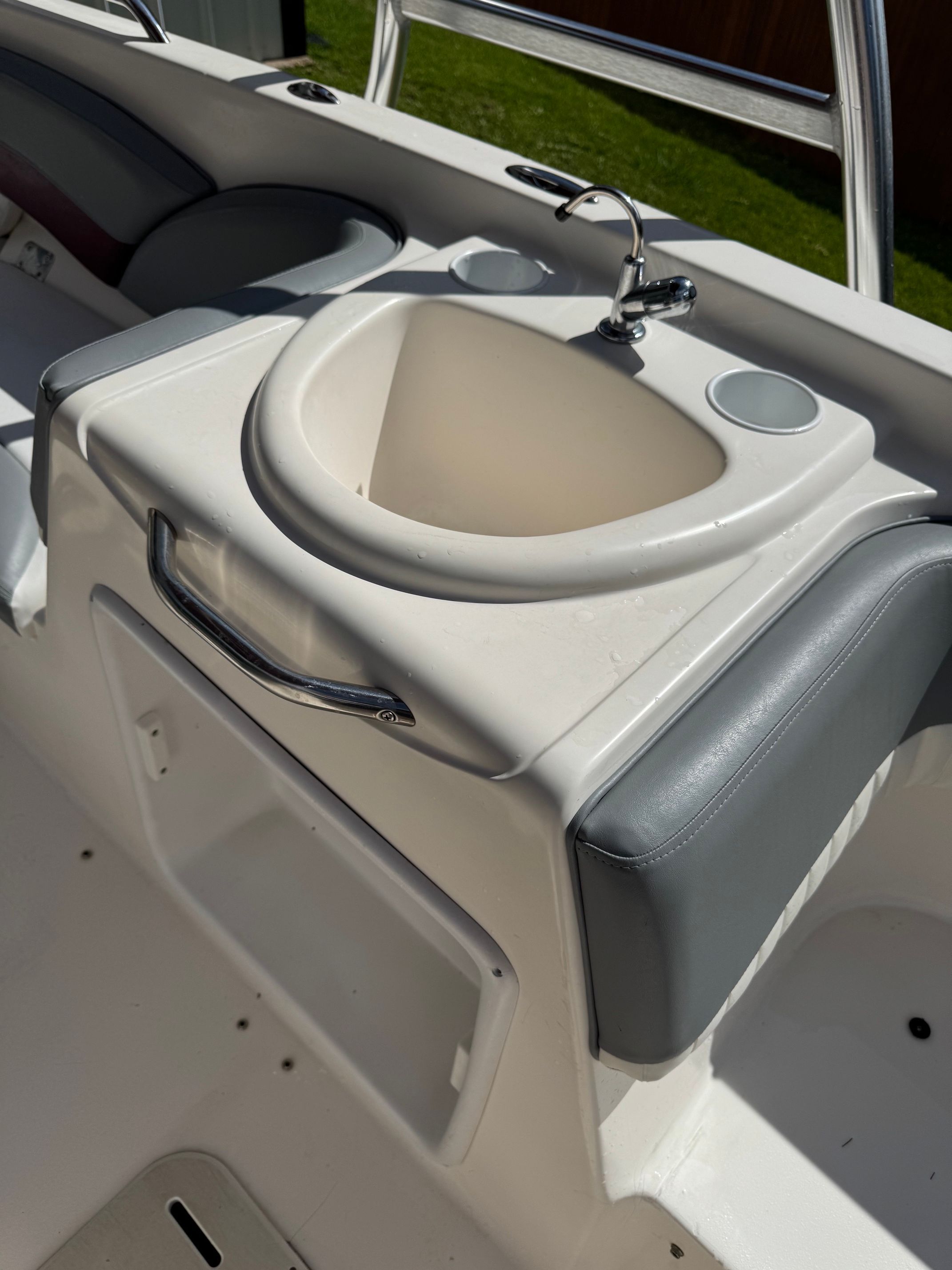 2006 Glastron DS 215 - 12