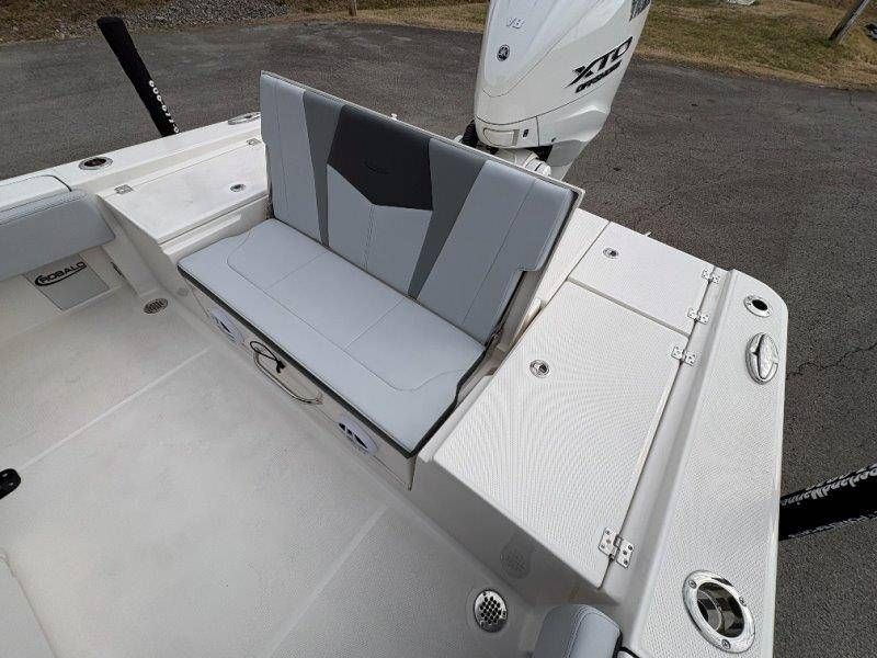 2026 Robalo 266 Cayman - 39