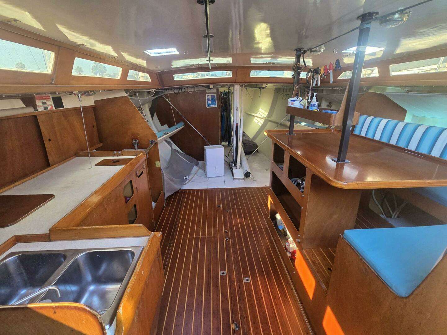 1986 Bill Lee Yachts Inc. Custom - Image 10