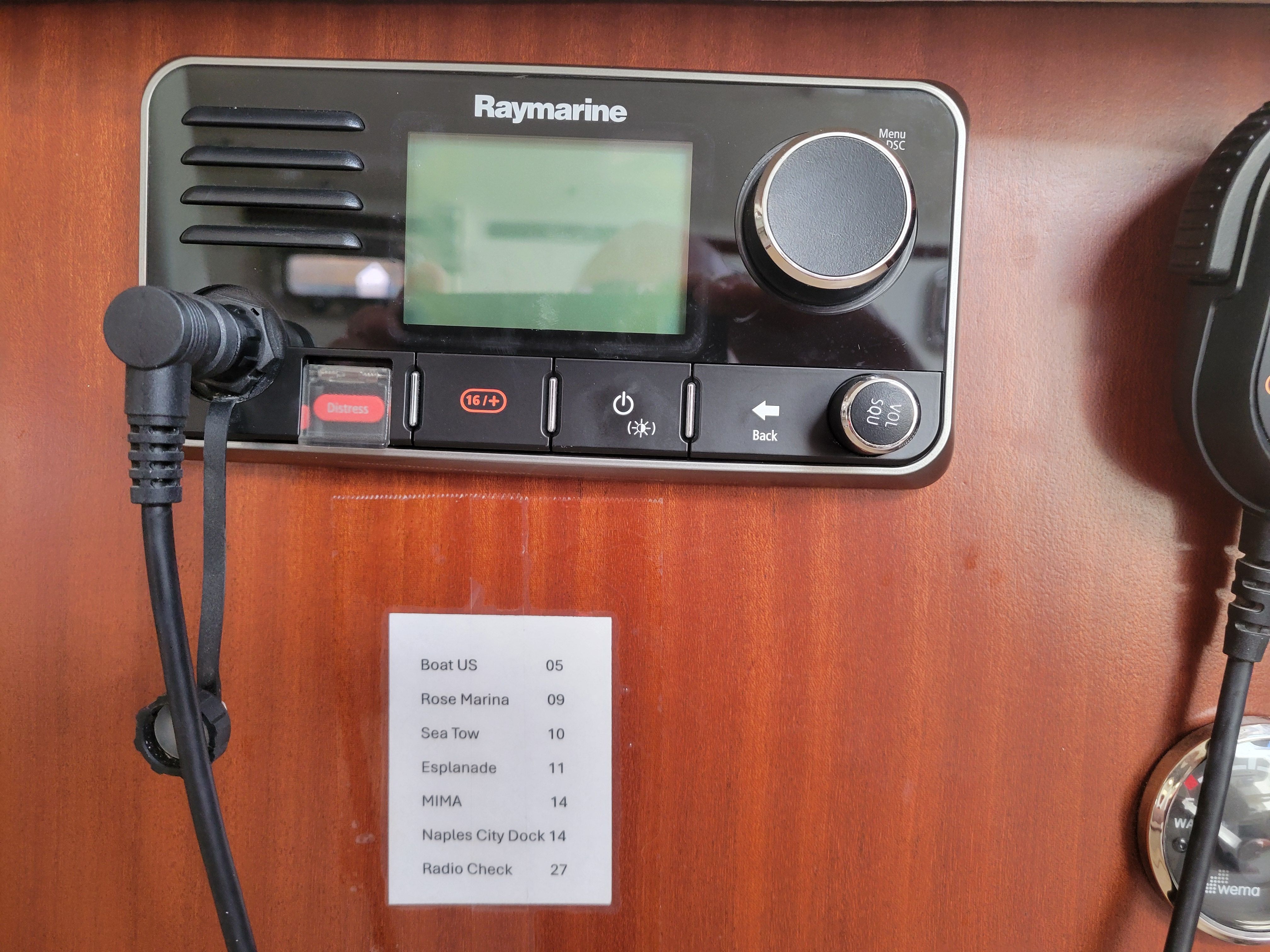 Raymarine radio on Hake Seaward 26 RK boat, year 2018.