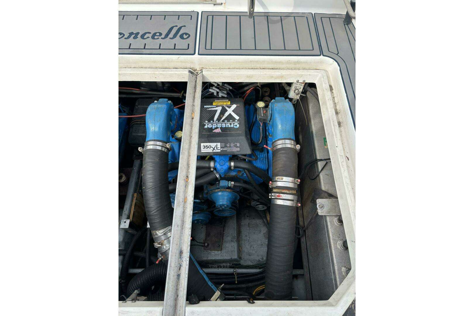1996 Carver 320 Voyager - Image 56