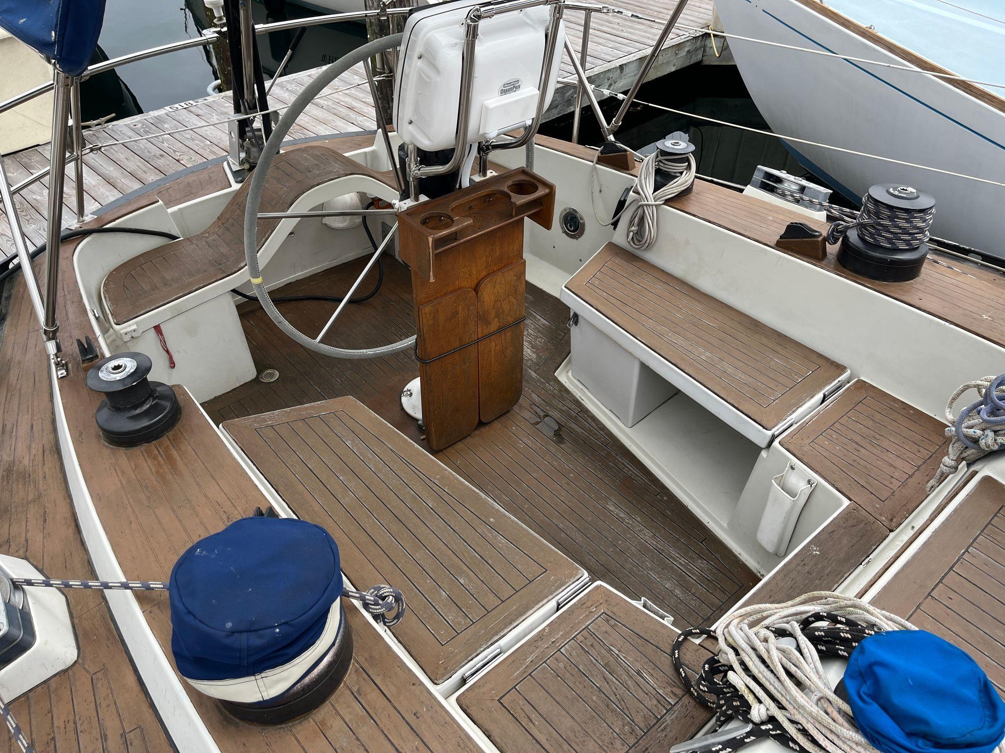 Baltic 42 - Cockpit