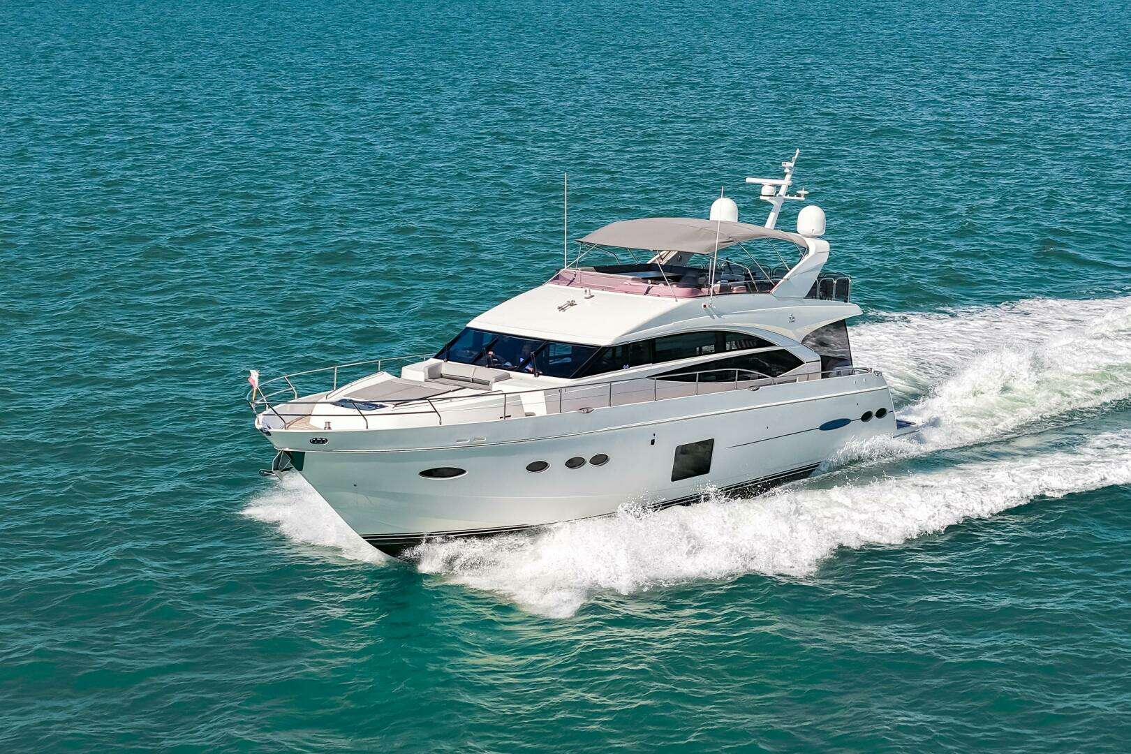 2014 Princess Y72 - Image 55