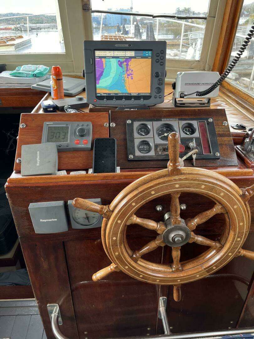 1976 Bass Harbor Boat Co Flybridge Cruiser - Image 6