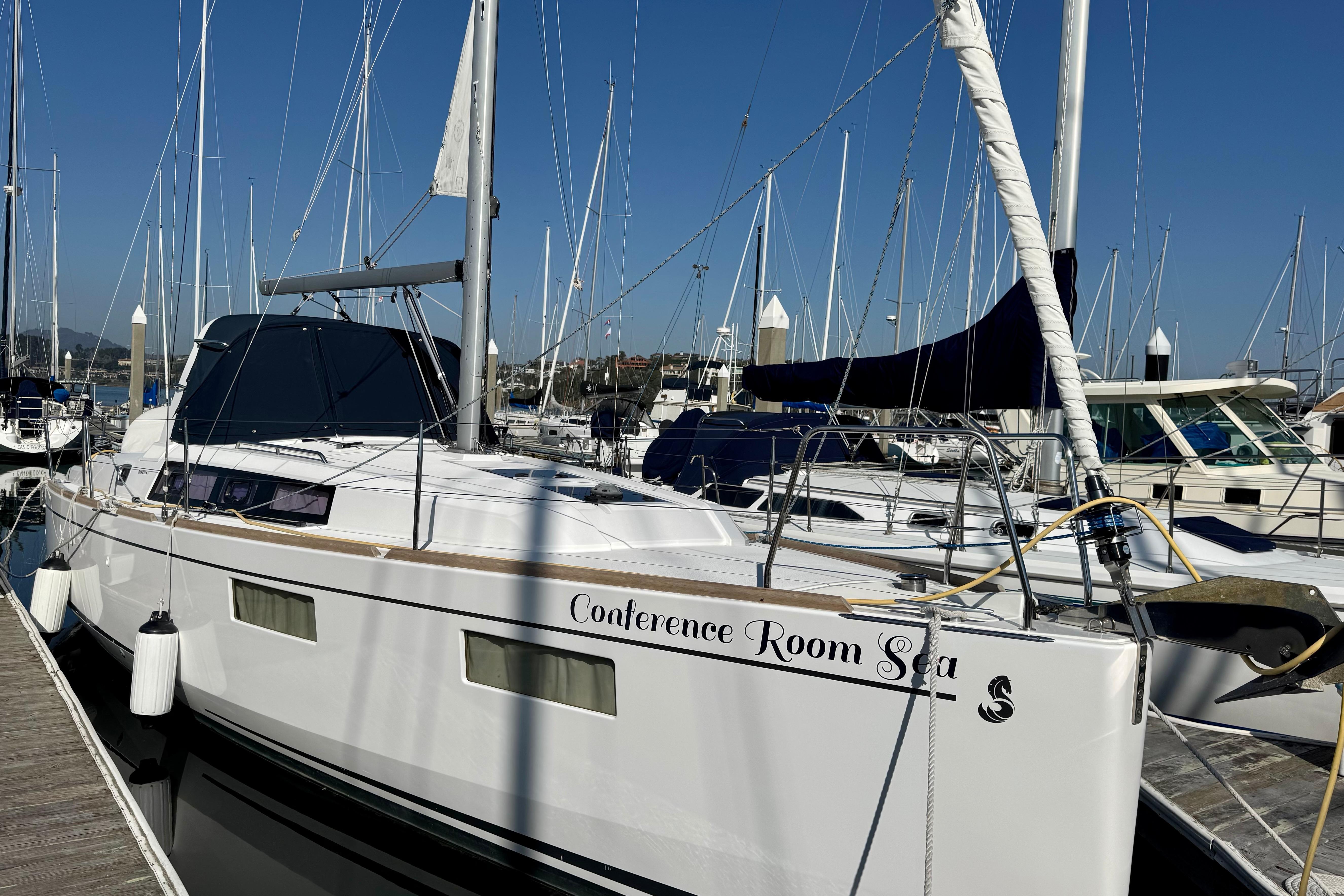 2018 Beneteau Oceanis 35.1