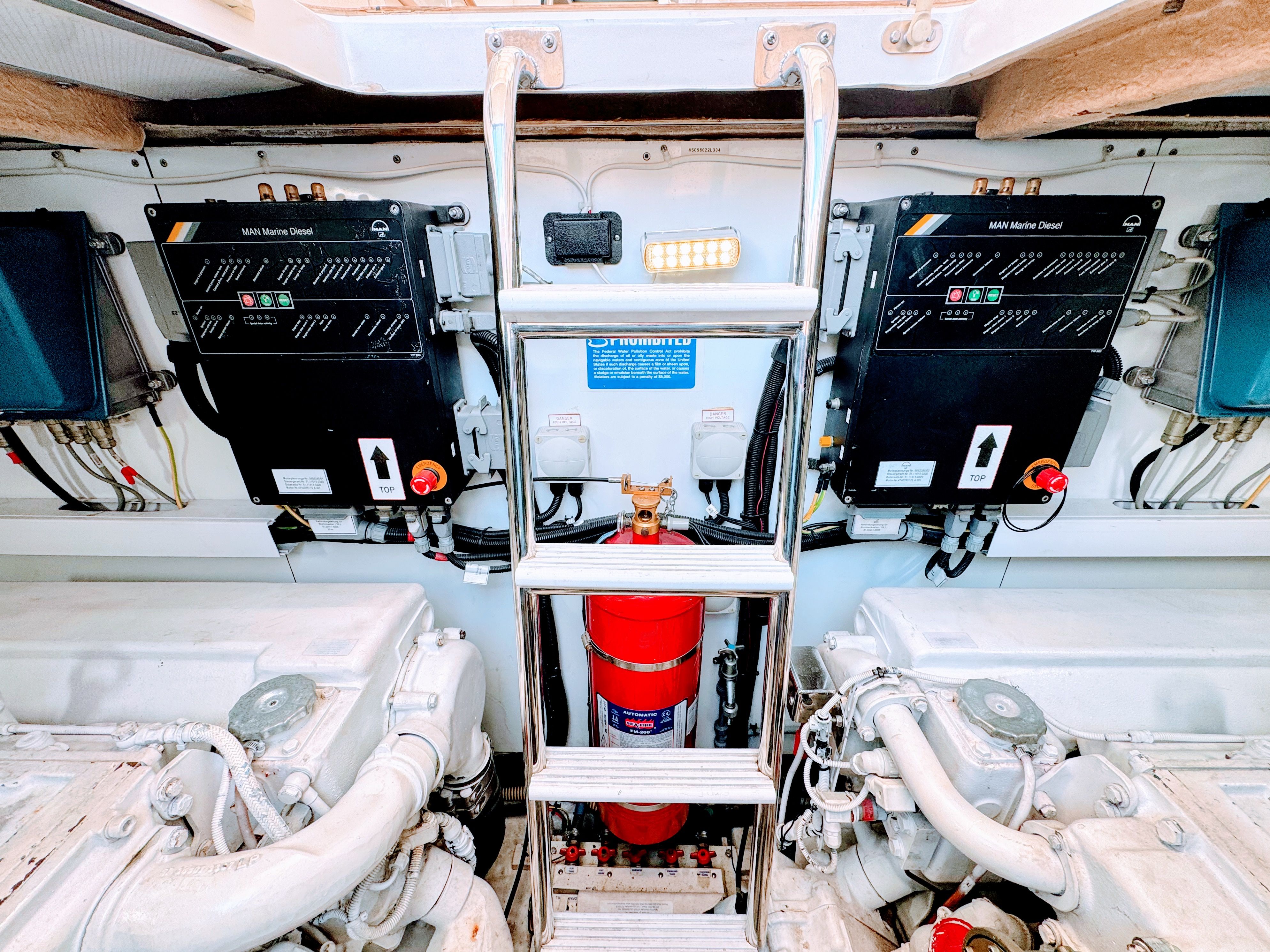 2004 Viking Princess V58 - 66
