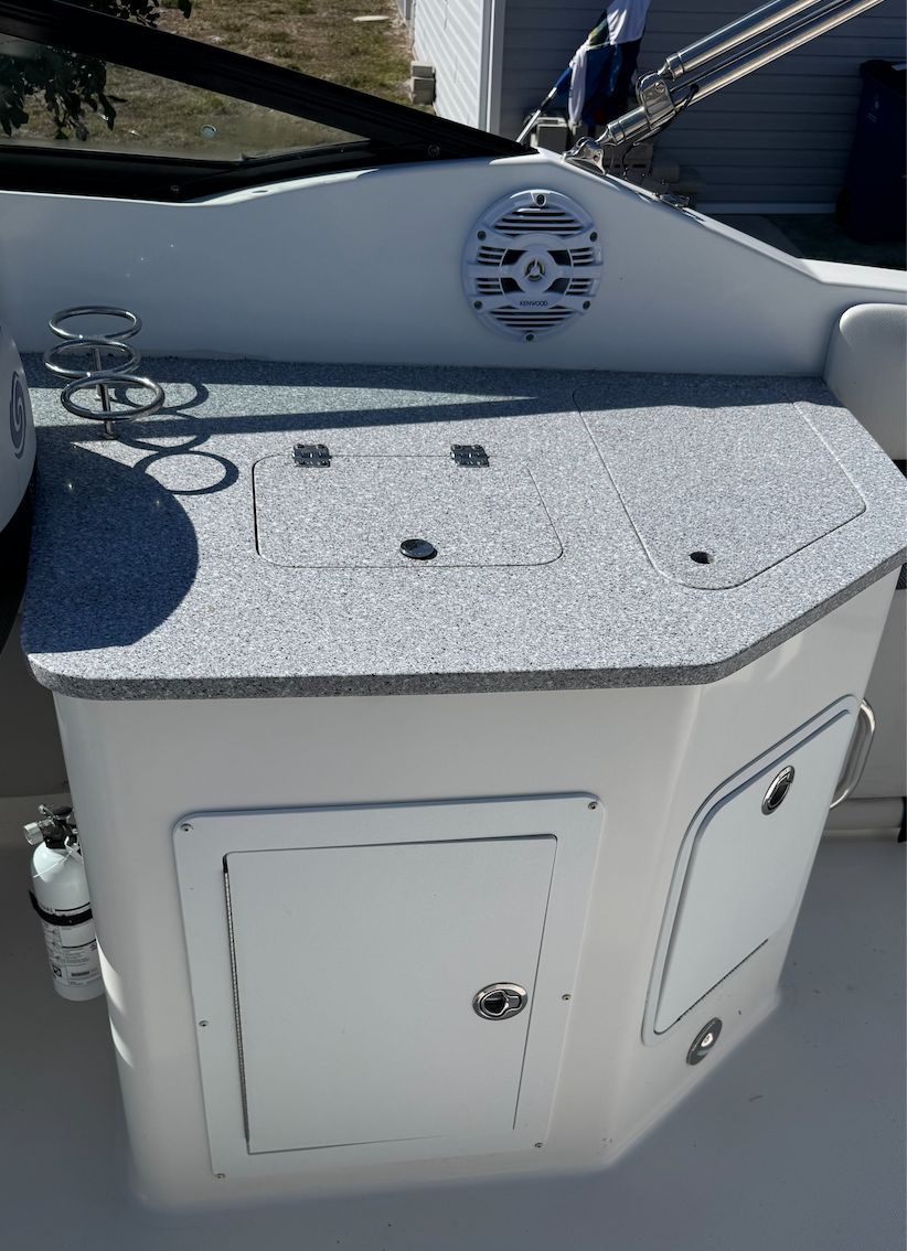 2017 Hurricane SunDeck 2690 OB - 4