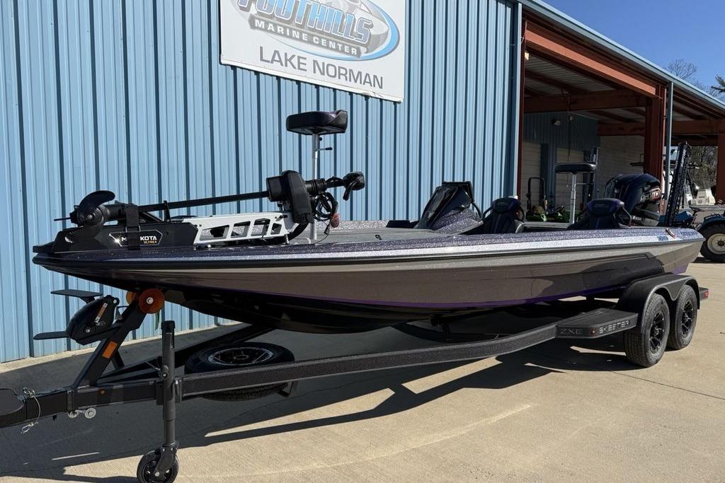 2026 Skeeter ZXE21 boat on trailer at South Hills Marine Center, Lake Norman.
