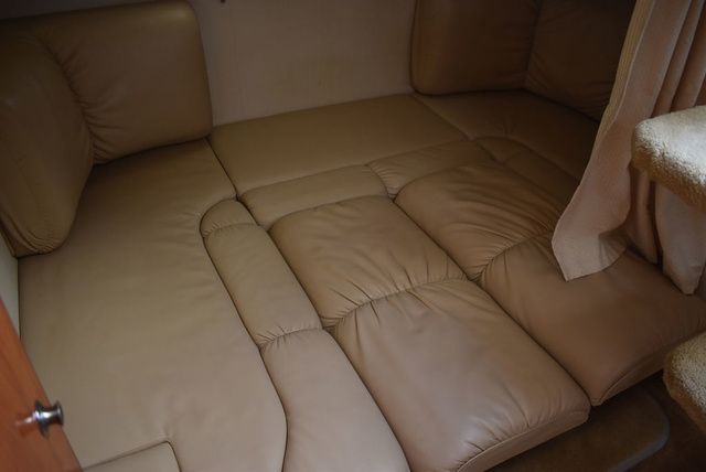 2005 Larson Cabrio 310 - 81