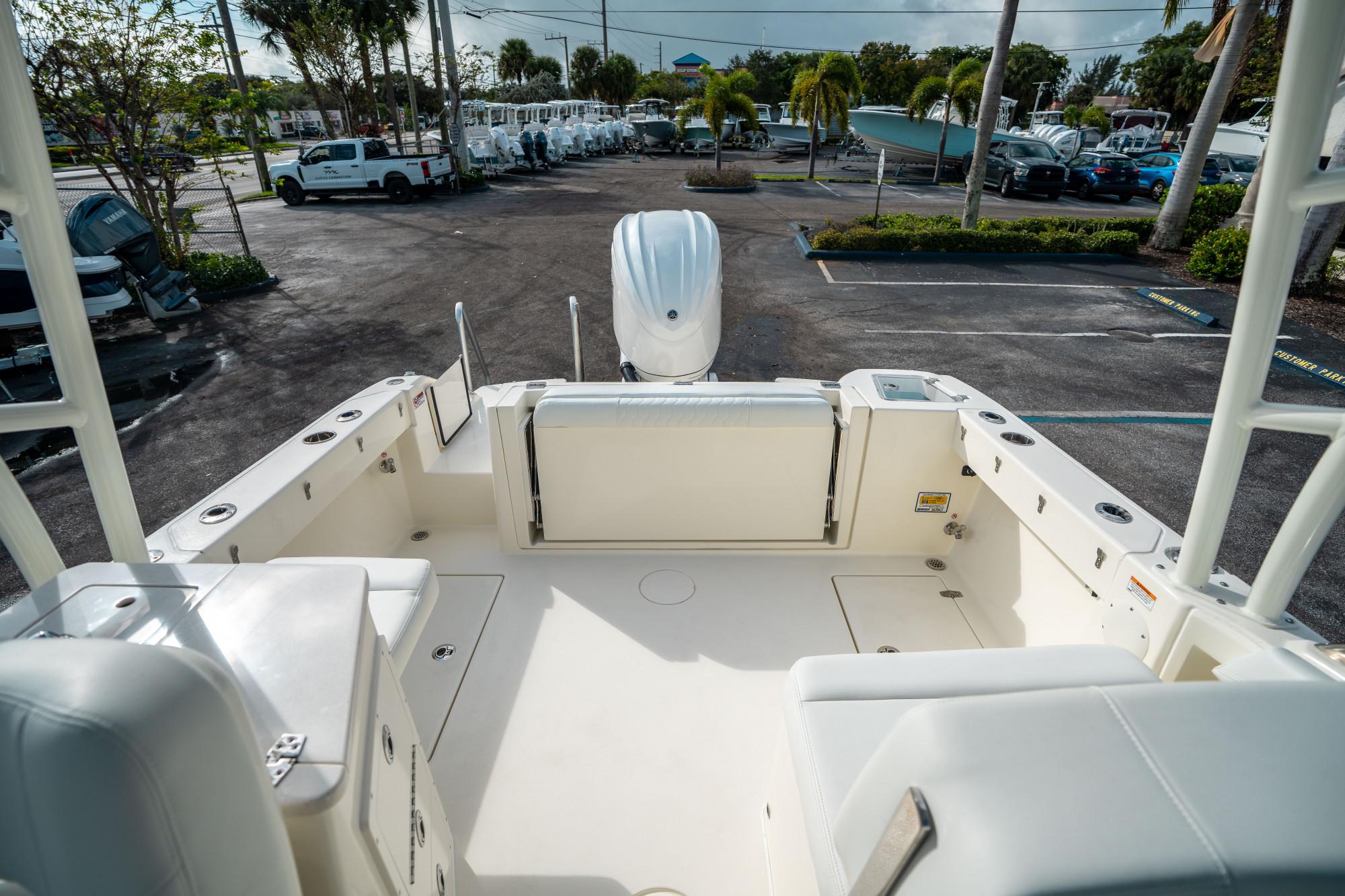 2025 Cobia 240 Dual Console - 10