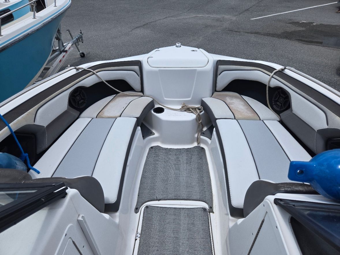 2019 Yamaha Boats 212 Limited - 12