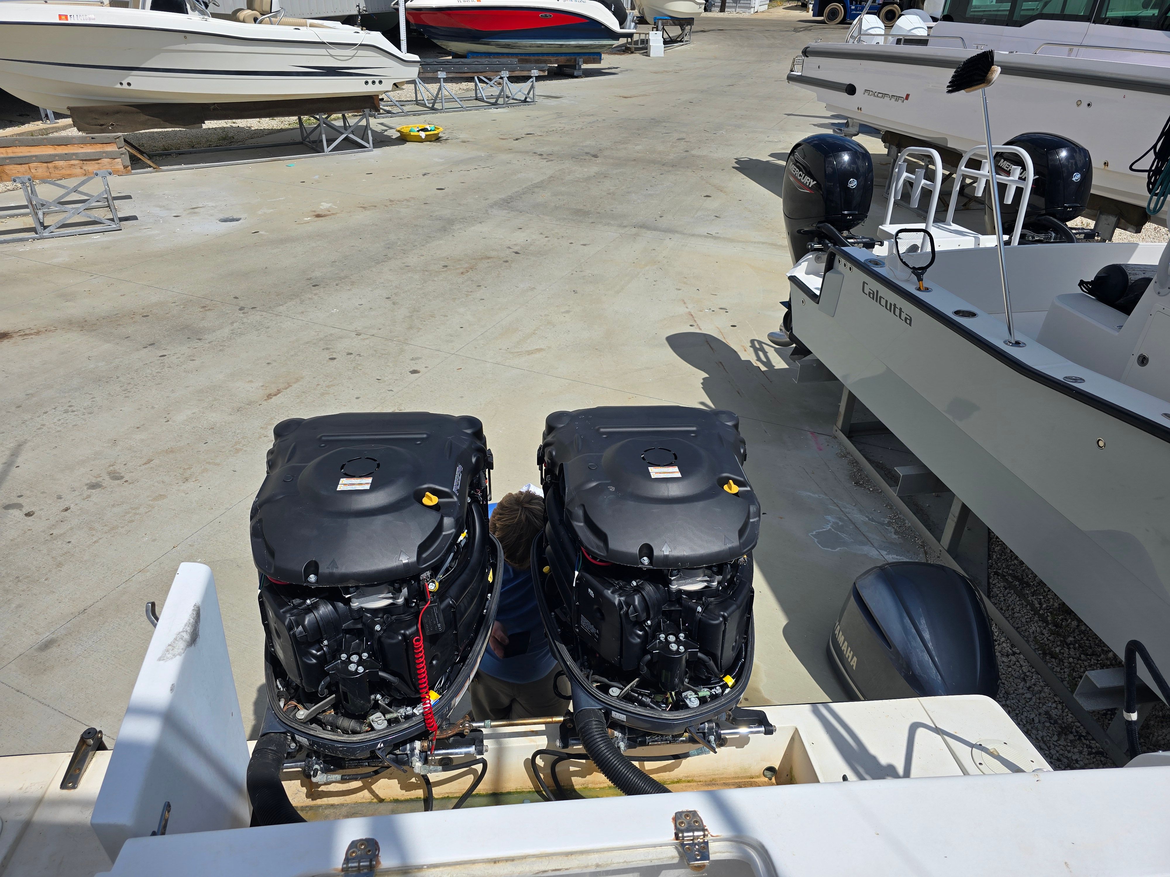 2005 Contender 35SC Express - 12