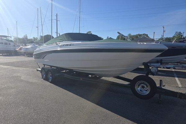 2000 Chaparral 240 SSI