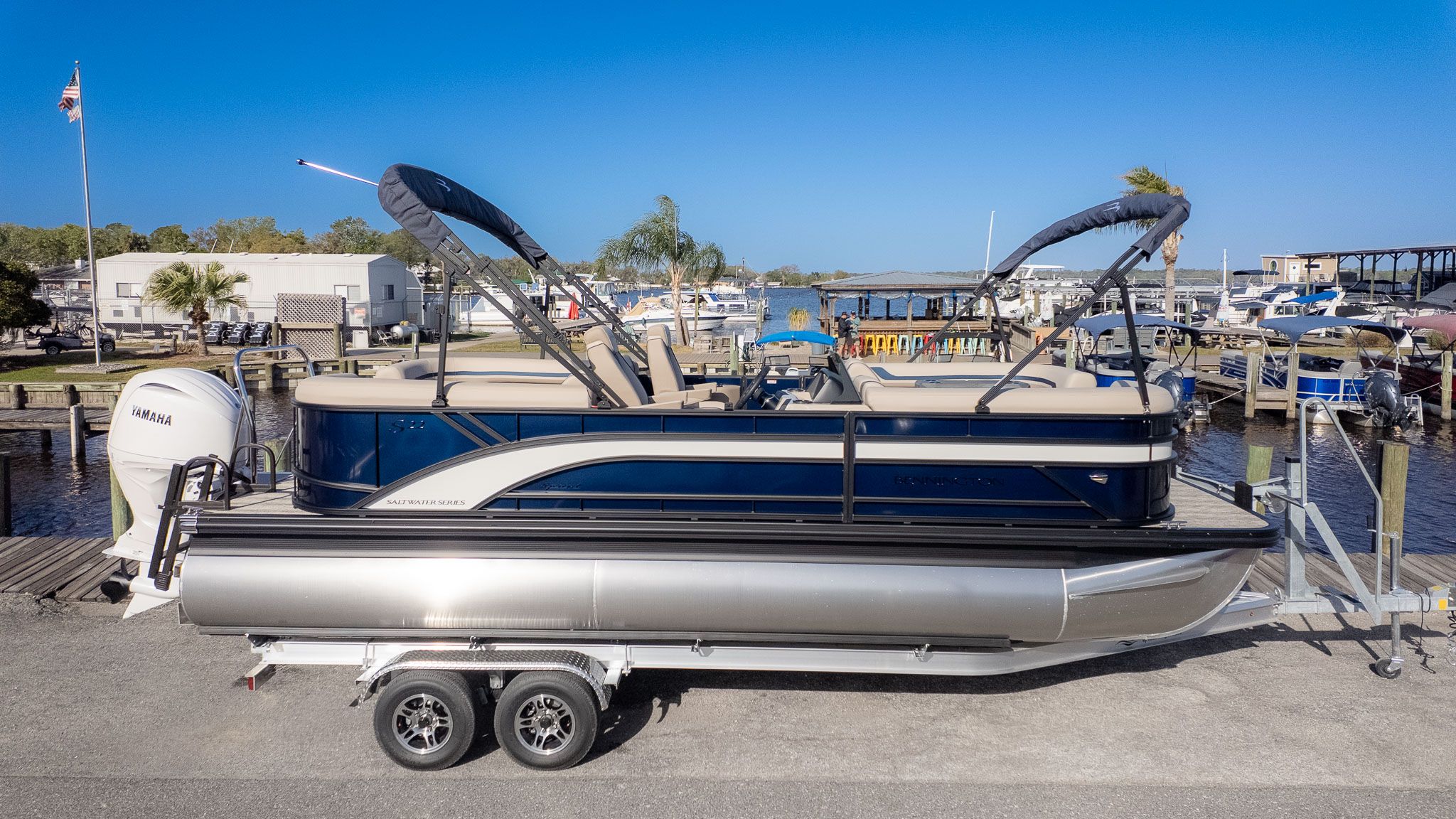 2026 Bennington 22 S STERN RADIUS - 20