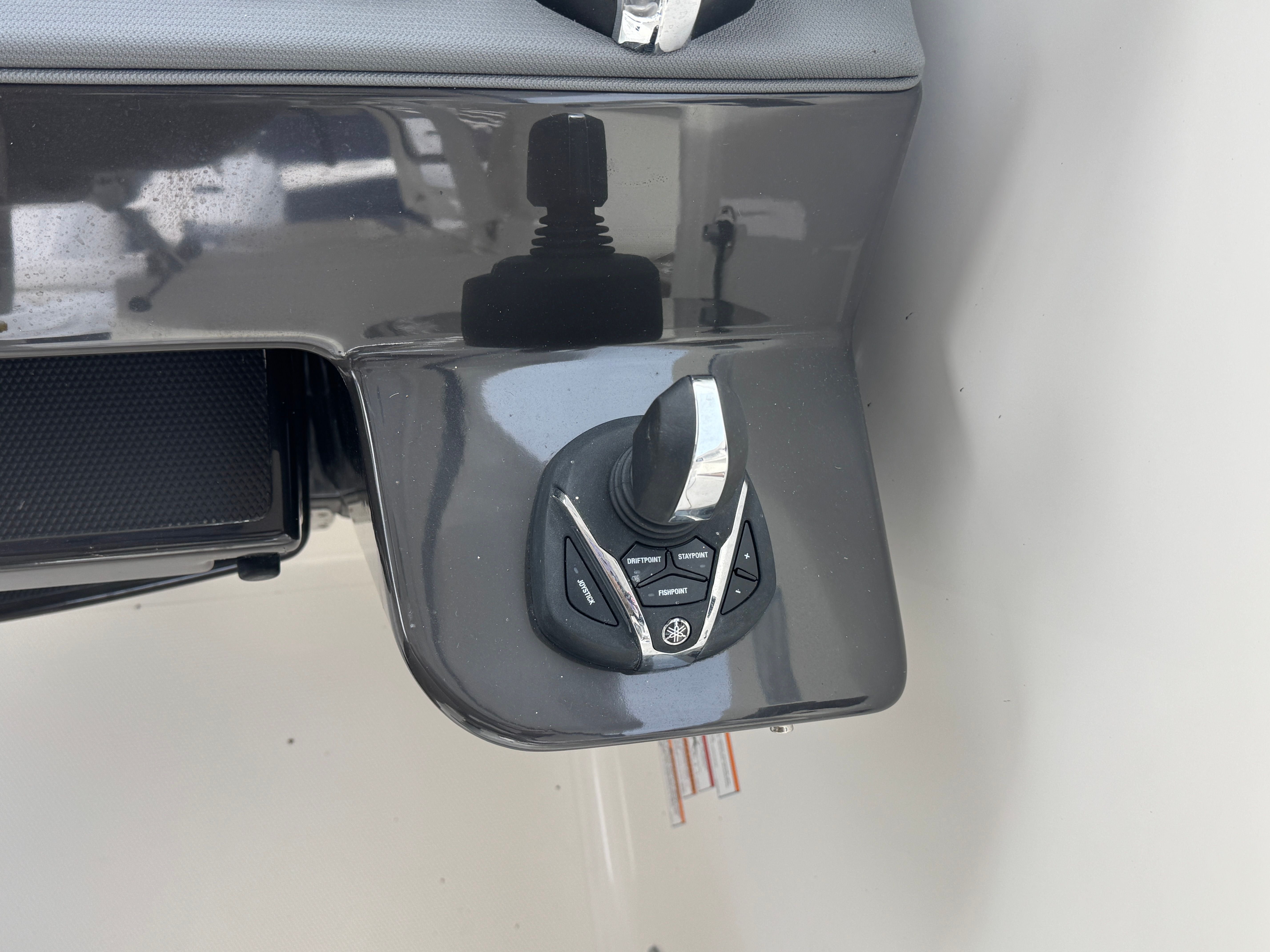 2025 PURSUIT 405 OS - Image 22